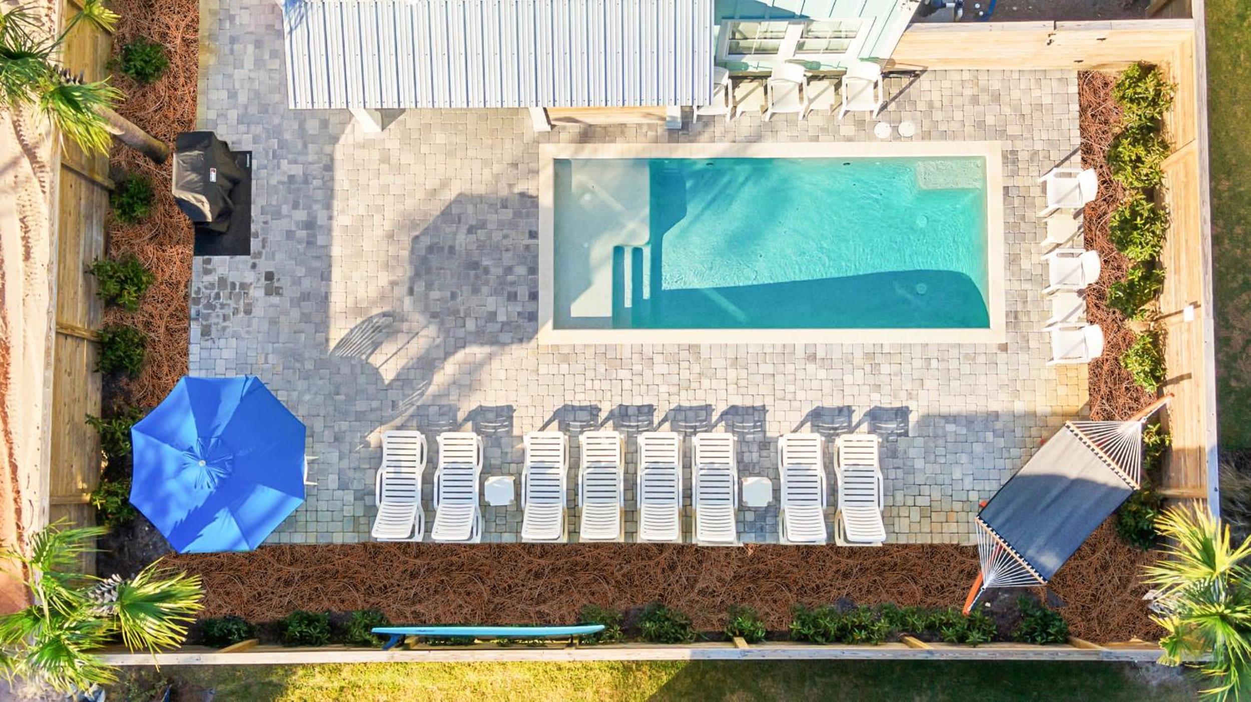 Private Pool Free 6 Seat Golf Cart 5 Min to Beach view 3