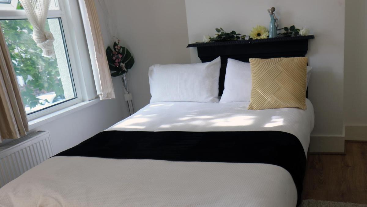 cozy rooms in London Townhouse fast links to Central