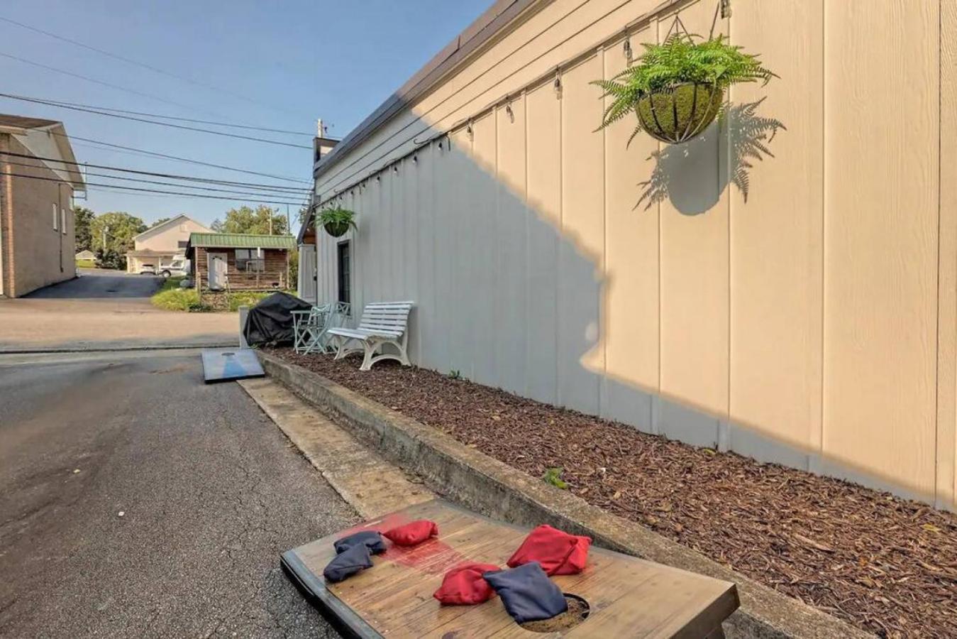 1940's Historic Bungalow with King Bed and Pet Friendly view 4
