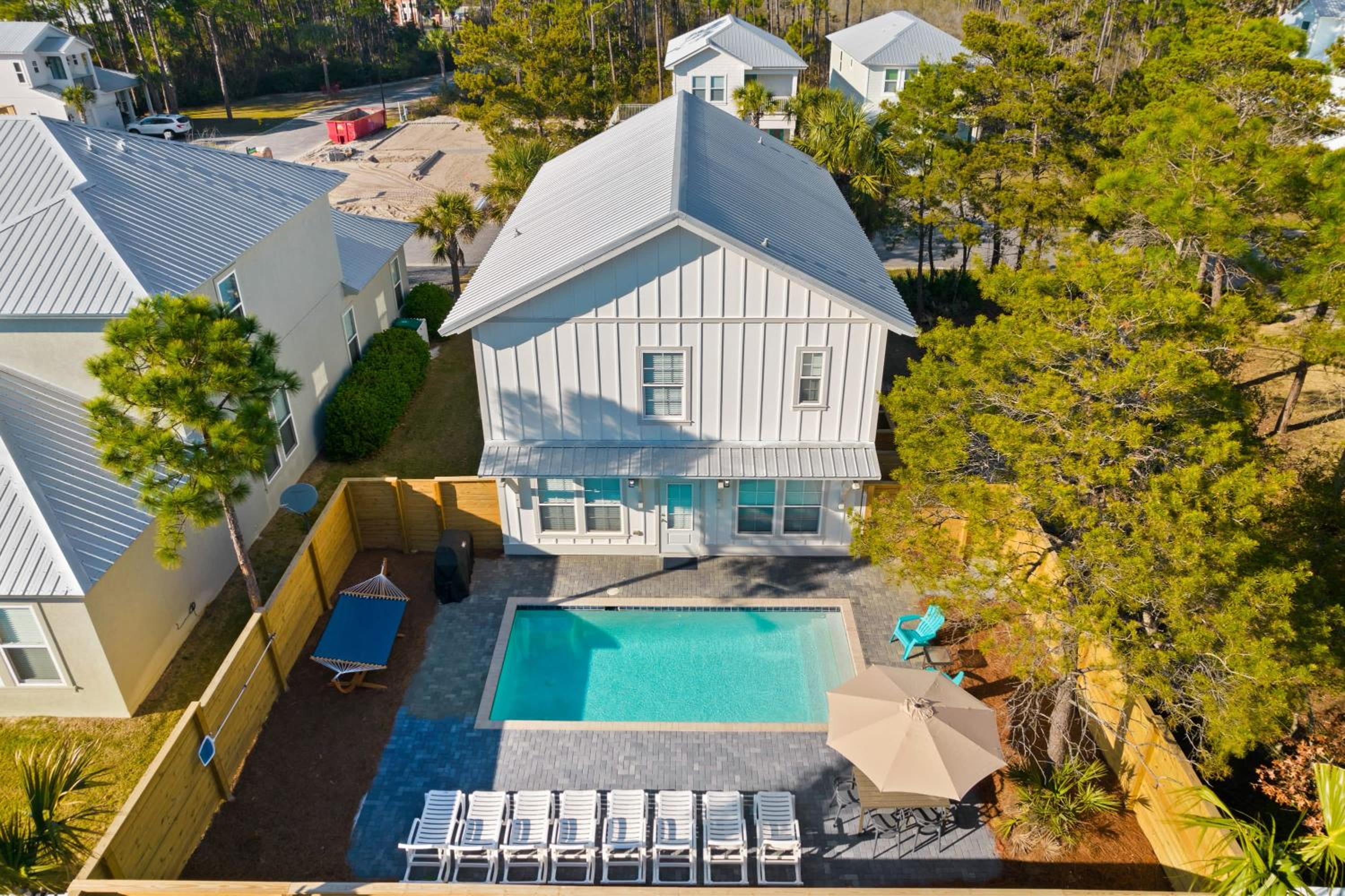 Private Pool Free 6 Seat Golf Cart 5 Min to Beach view 2