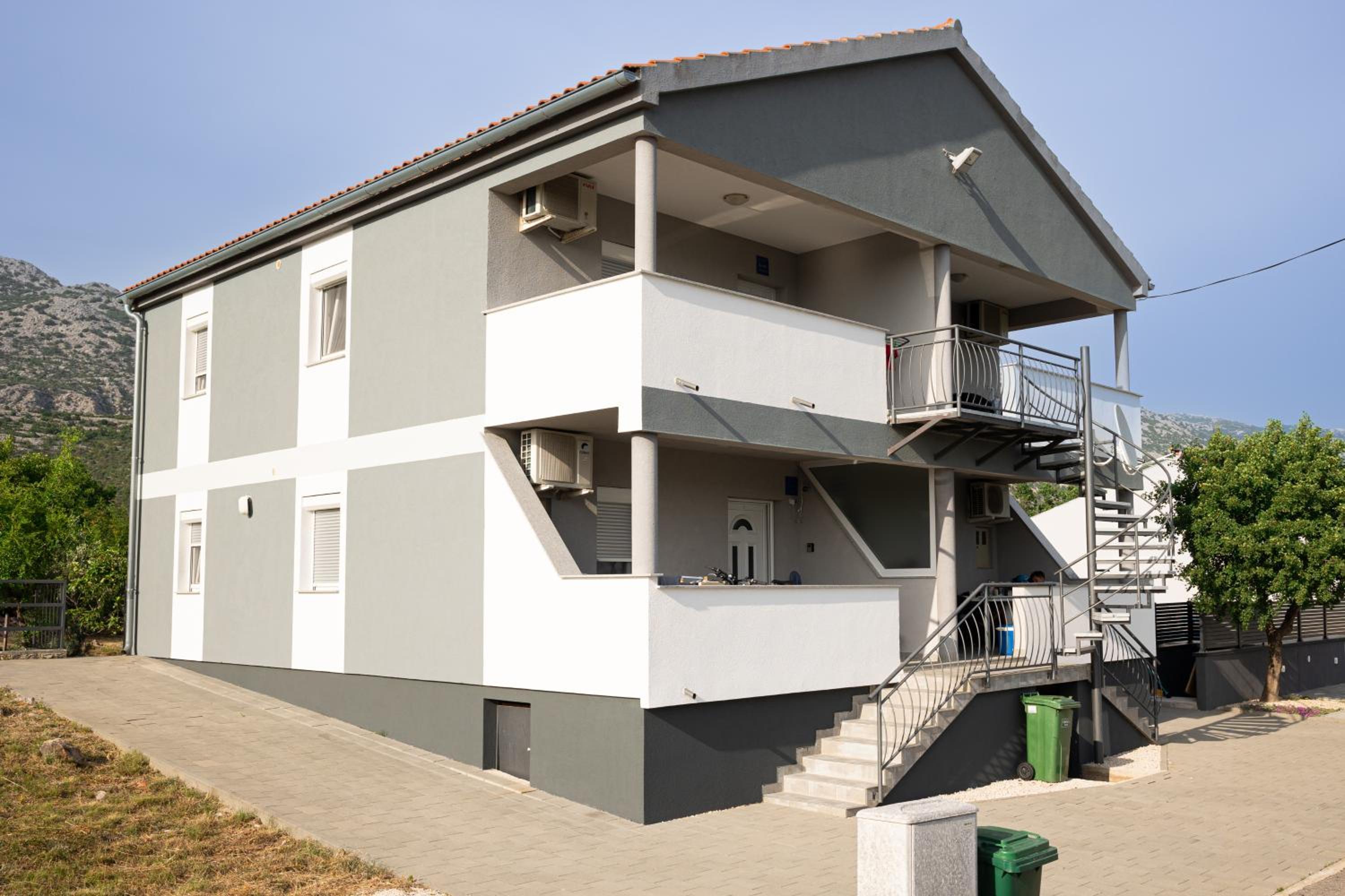 Hotel Apartments Zanic with private swimming pool and sea view - Image 1