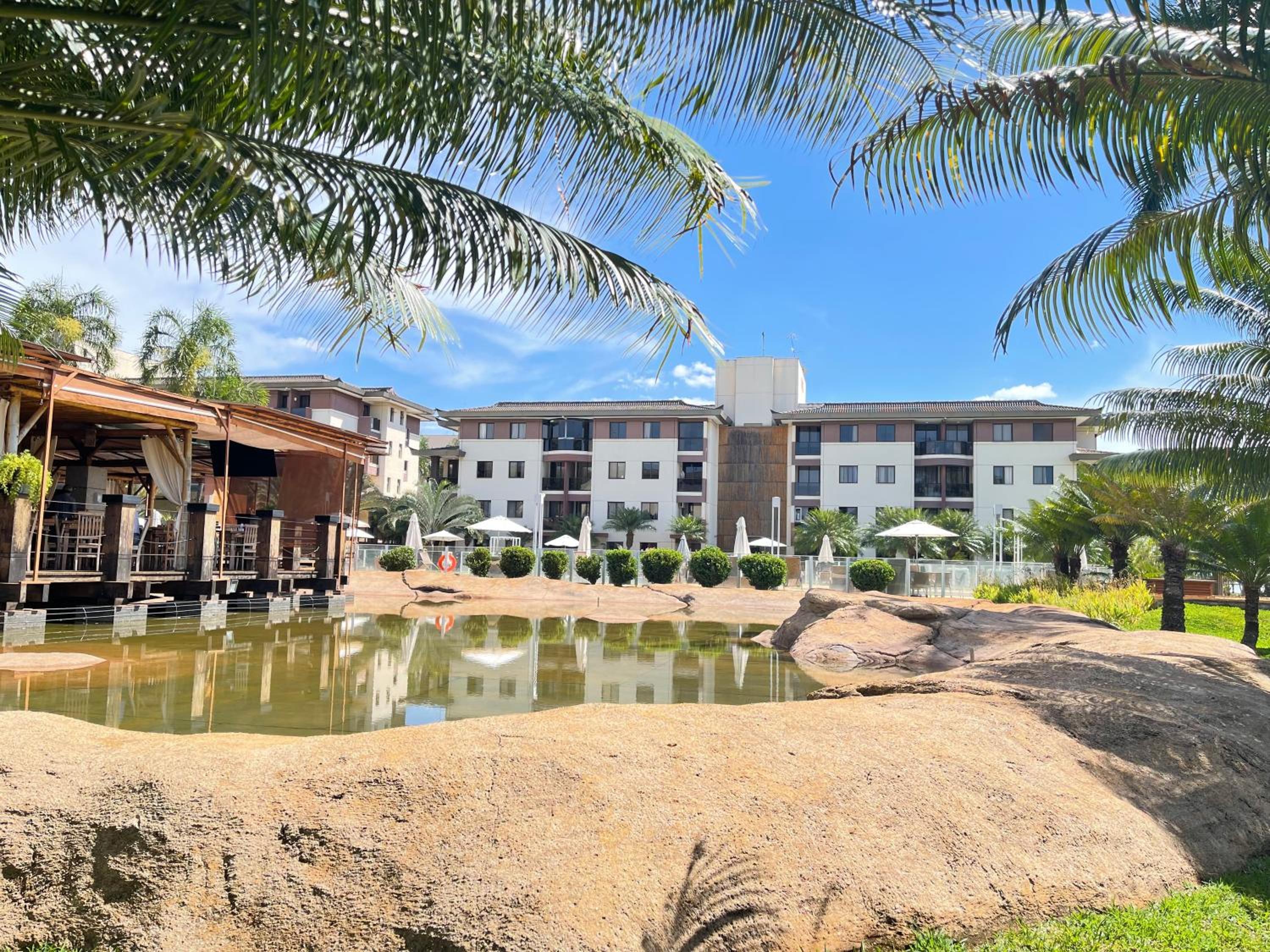 Cond LIFE RESORT Se sinta dentro de uma obra de arte do artista Joan Miro 5 min da Esplanada dos Ministerios COM ATENDIMENTO DE CHECKIN E MIMOS PERSONALIZA