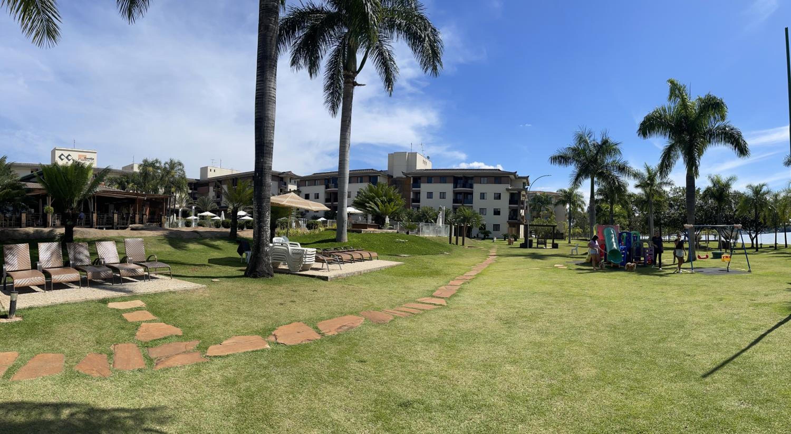 Cond LIFE RESORT Se sinta dentro de uma obra de arte do artista Joan Miro 5 min da Esplanada dos Ministerios COM ATENDIMENTO DE CHECKIN E MIMOS PERSONALIZA