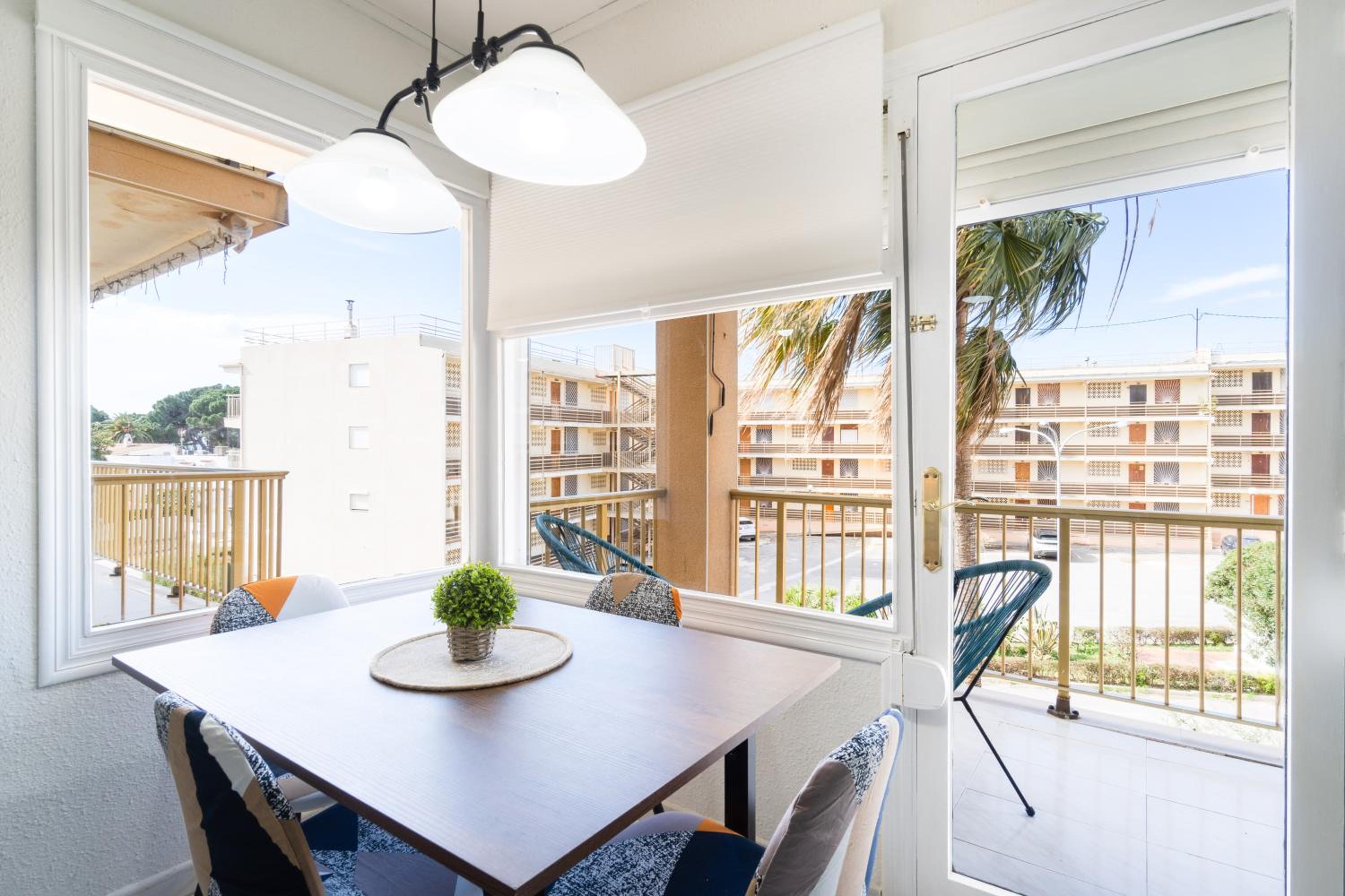 Coastal Paradise & Cozy Home with a 100m from the Beach! photo 3