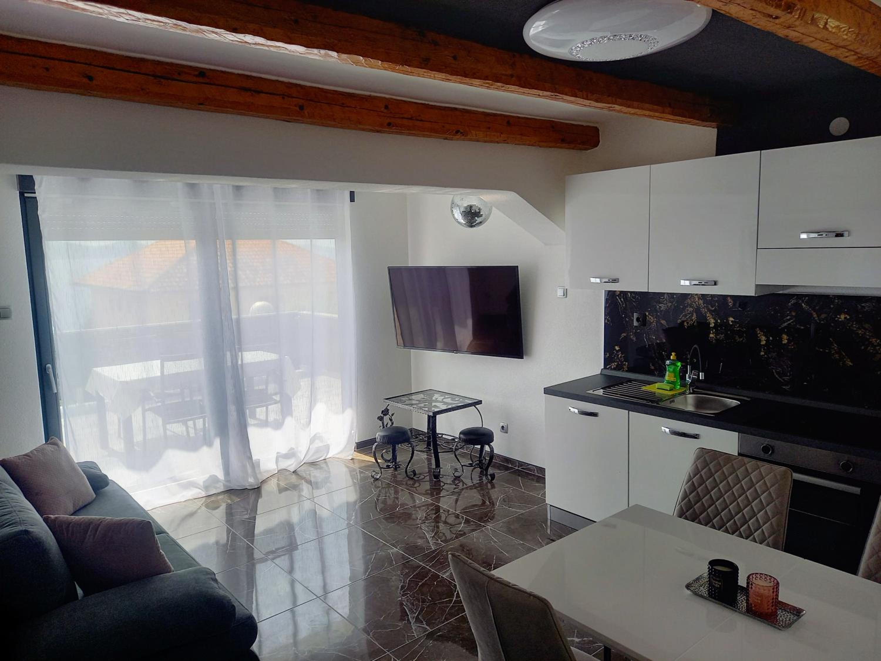 Photo 36