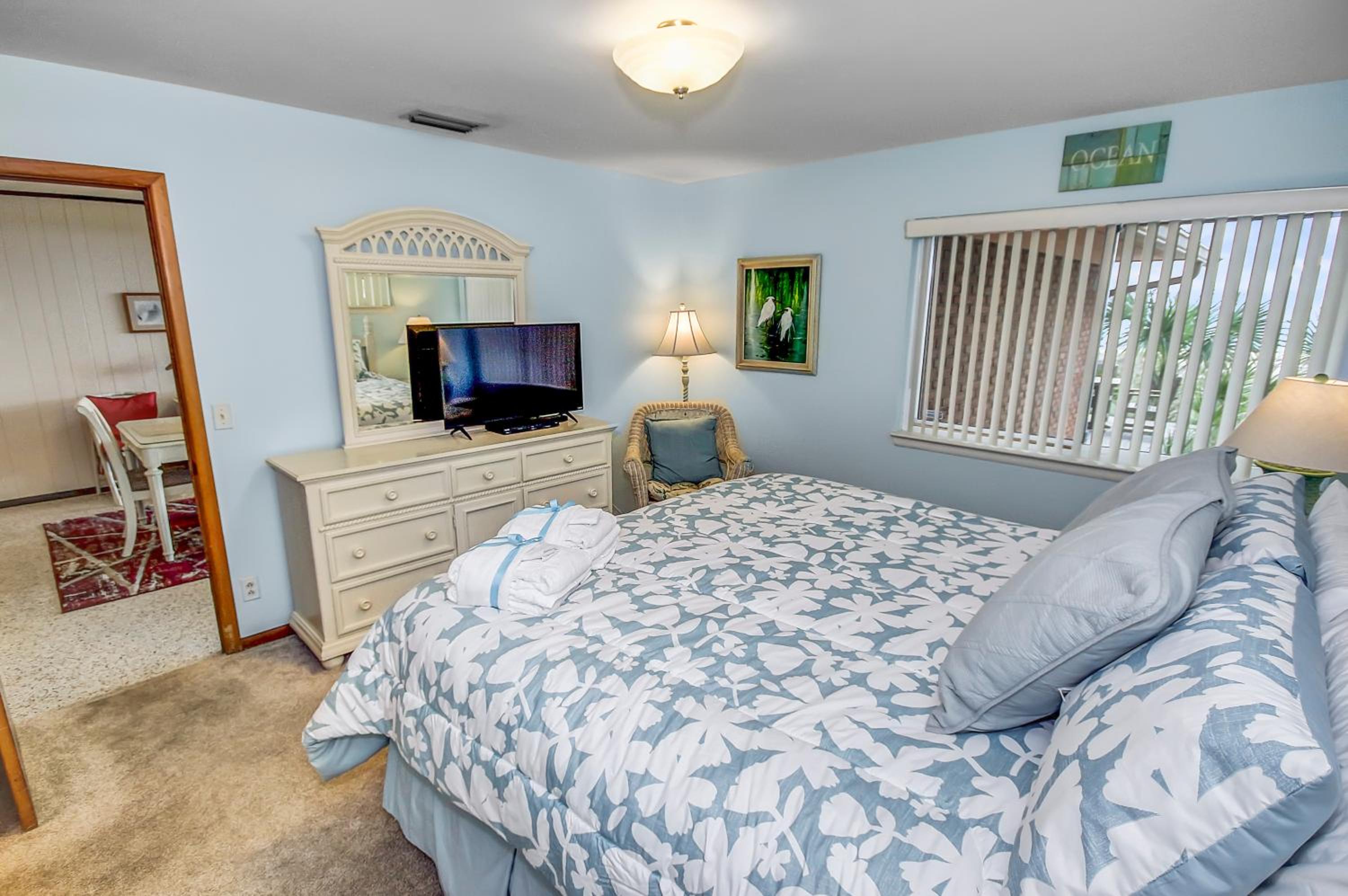 GULF FRONT 3BD/2BA Home with private beach access! view 5