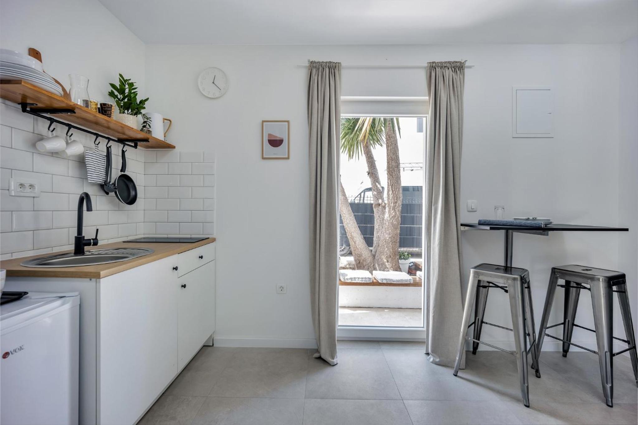 Studio apartments Yucca, 2-min to the beach and 5 to Trogir view 5