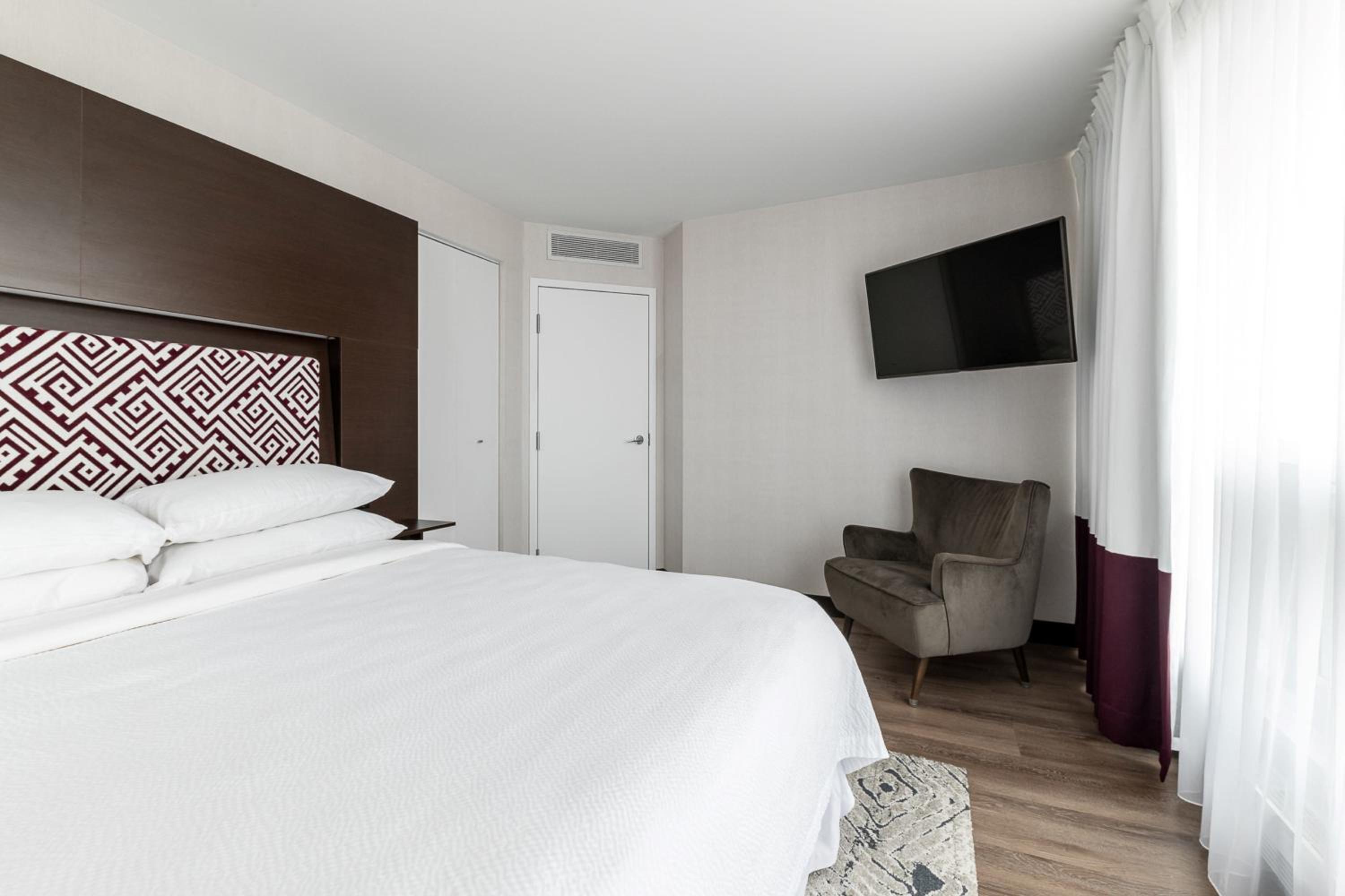 Levis Vacations - Four Points by Sheraton Levis Convention Centre - Property Image 44