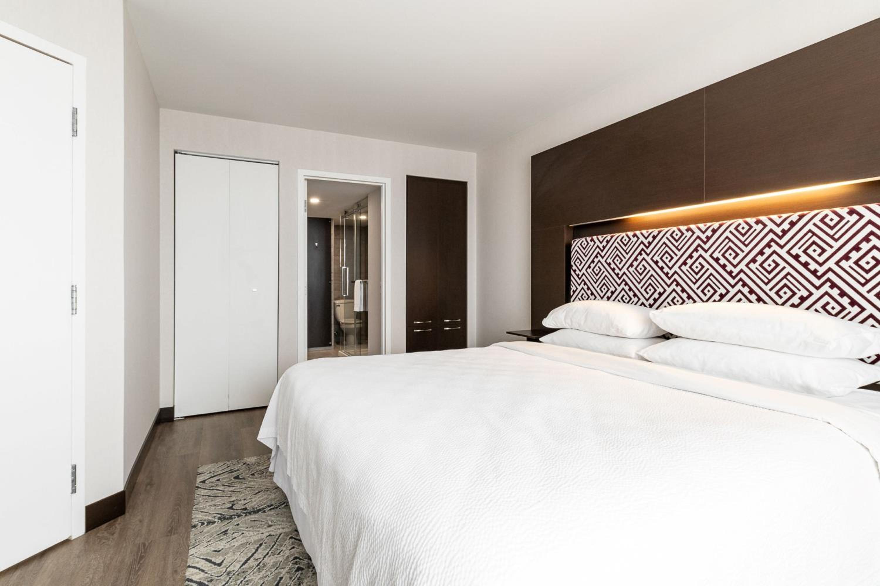 Levis Vacations - Four Points by Sheraton Levis Convention Centre - Property Image 45