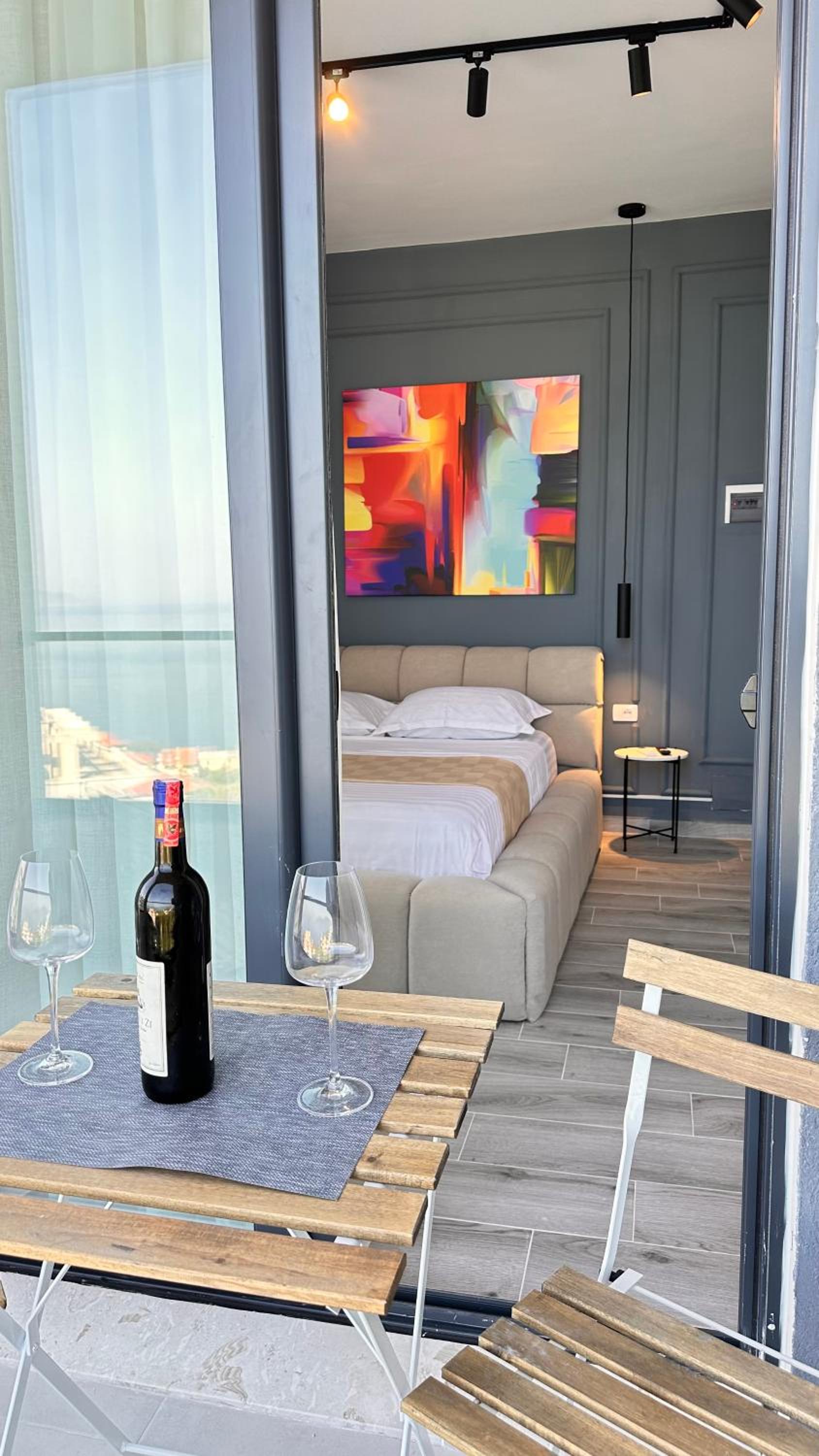 BluHorizon Suites