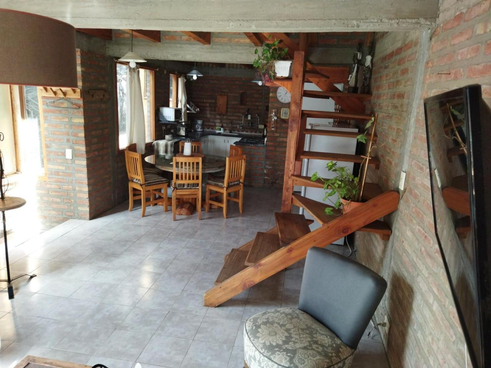 Casa amplia y luminosa