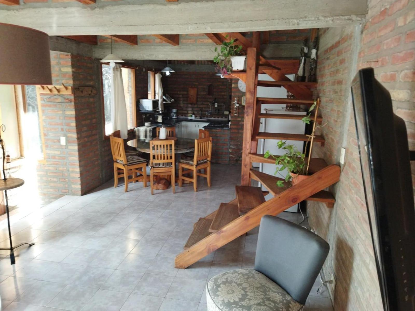 Casa amplia y luminosa