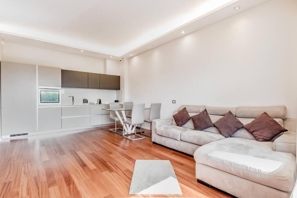 Luxury apartment front of Cavalieri Hilton Hotel