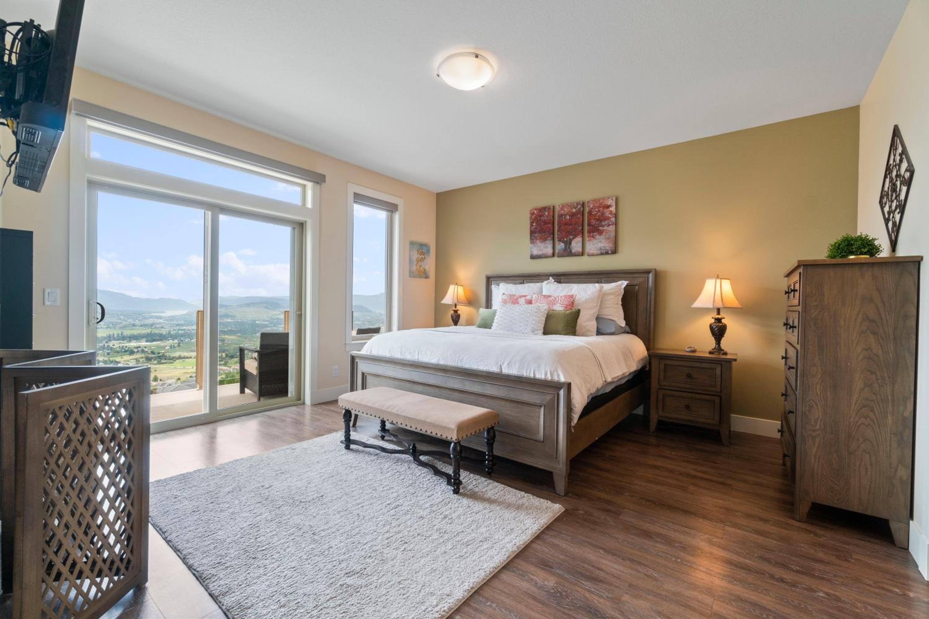 Stunning 5 bed house on Silver Star mountain