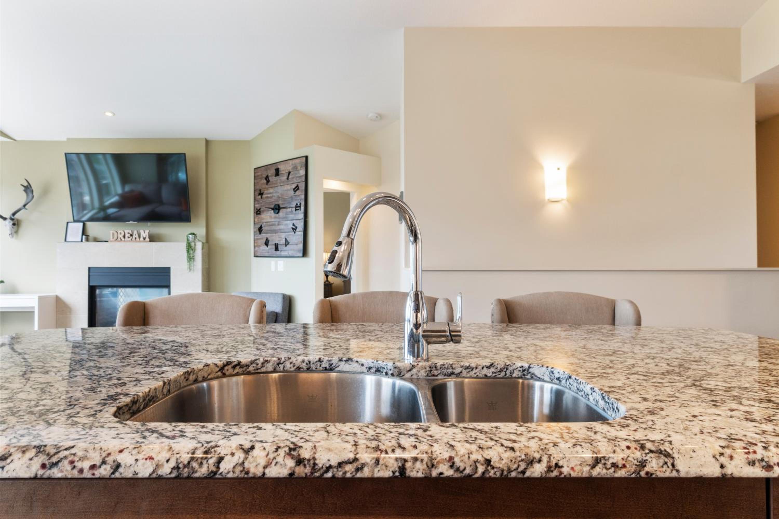 Stunning 5 bed house on Silver Star mountain