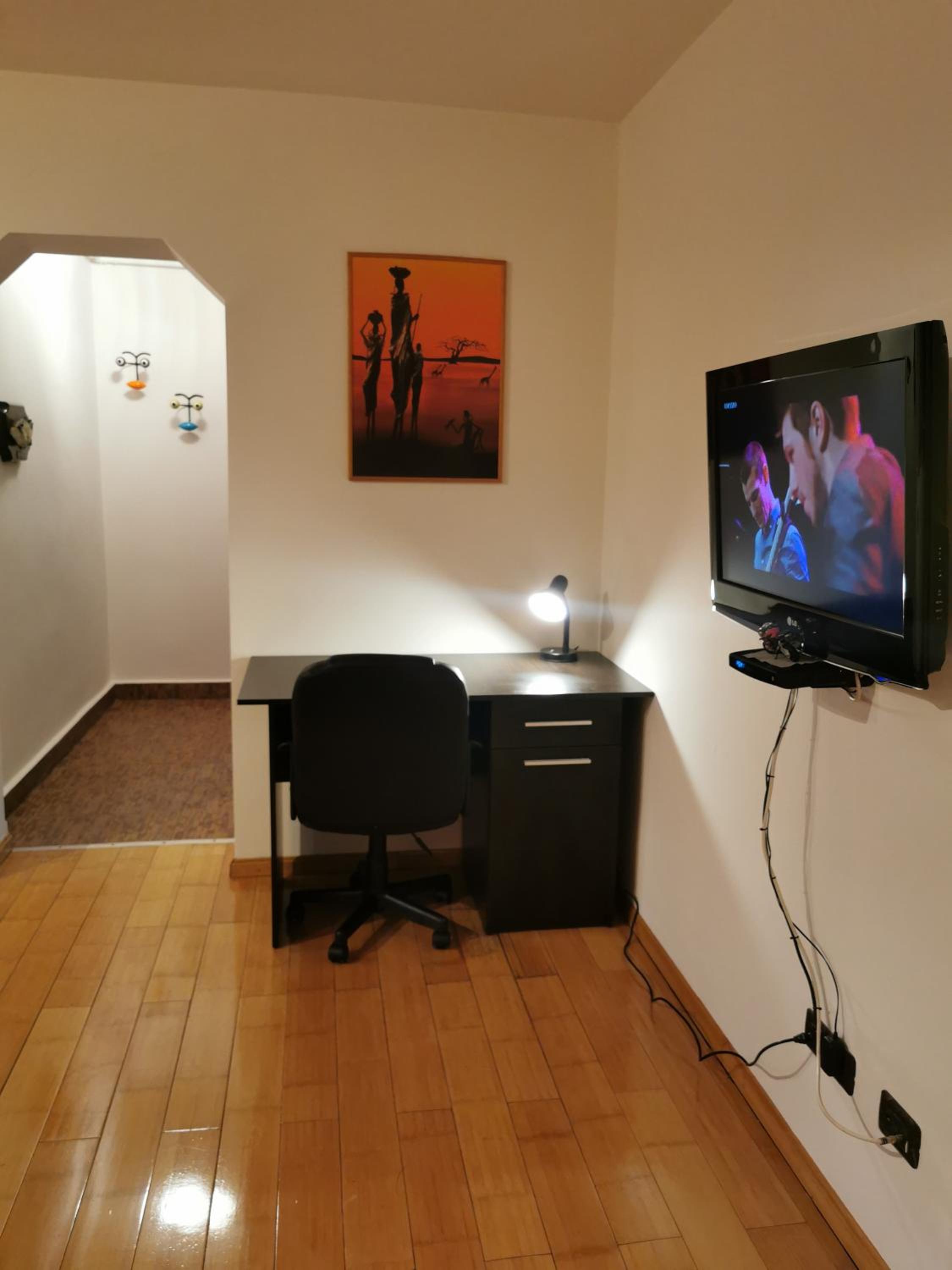 Comfy & Pleasant Apartment 10 min walk to Downtown view 5