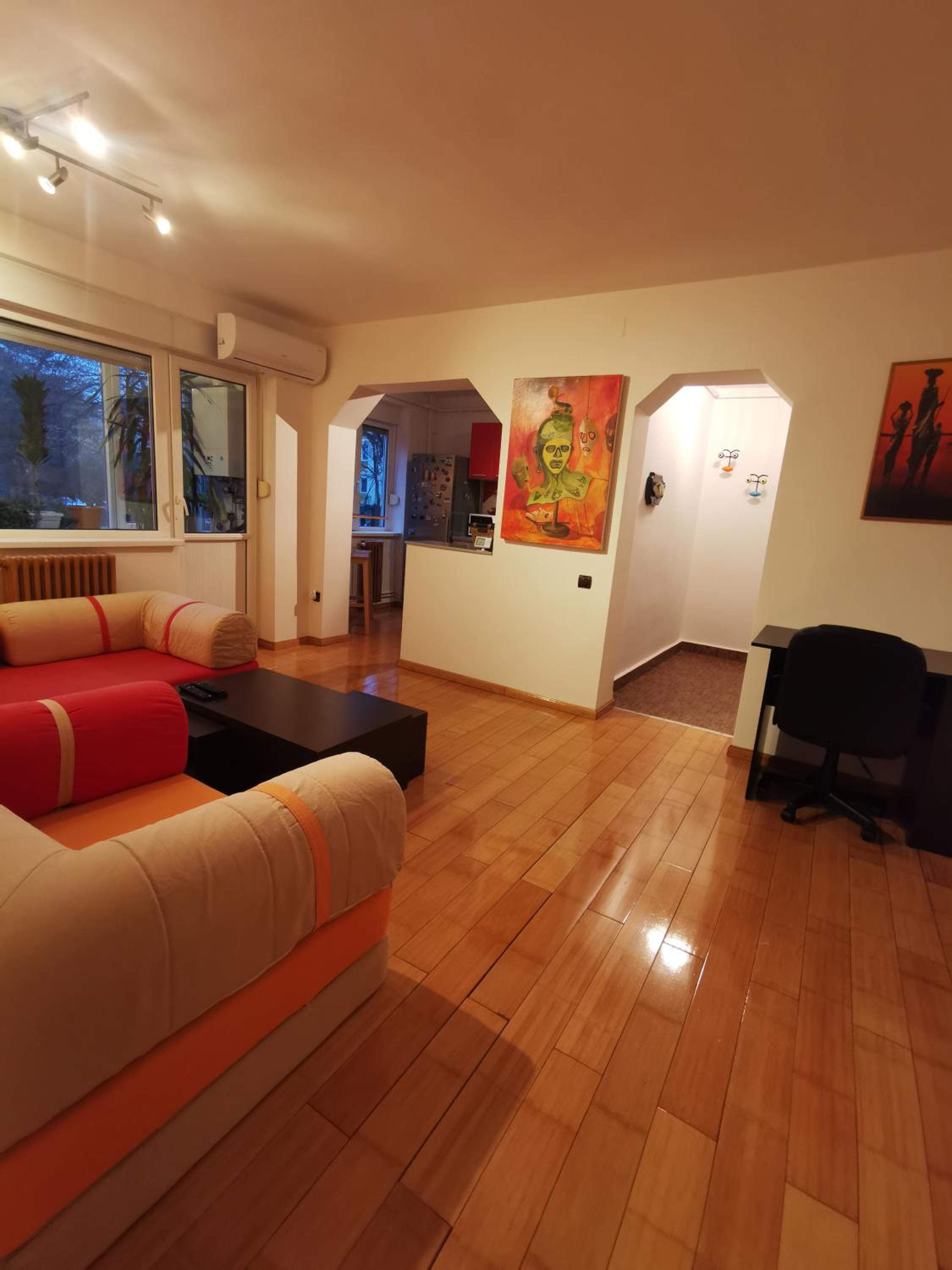 Comfy & Pleasant Apartment 10 min walk to Downtown view 4