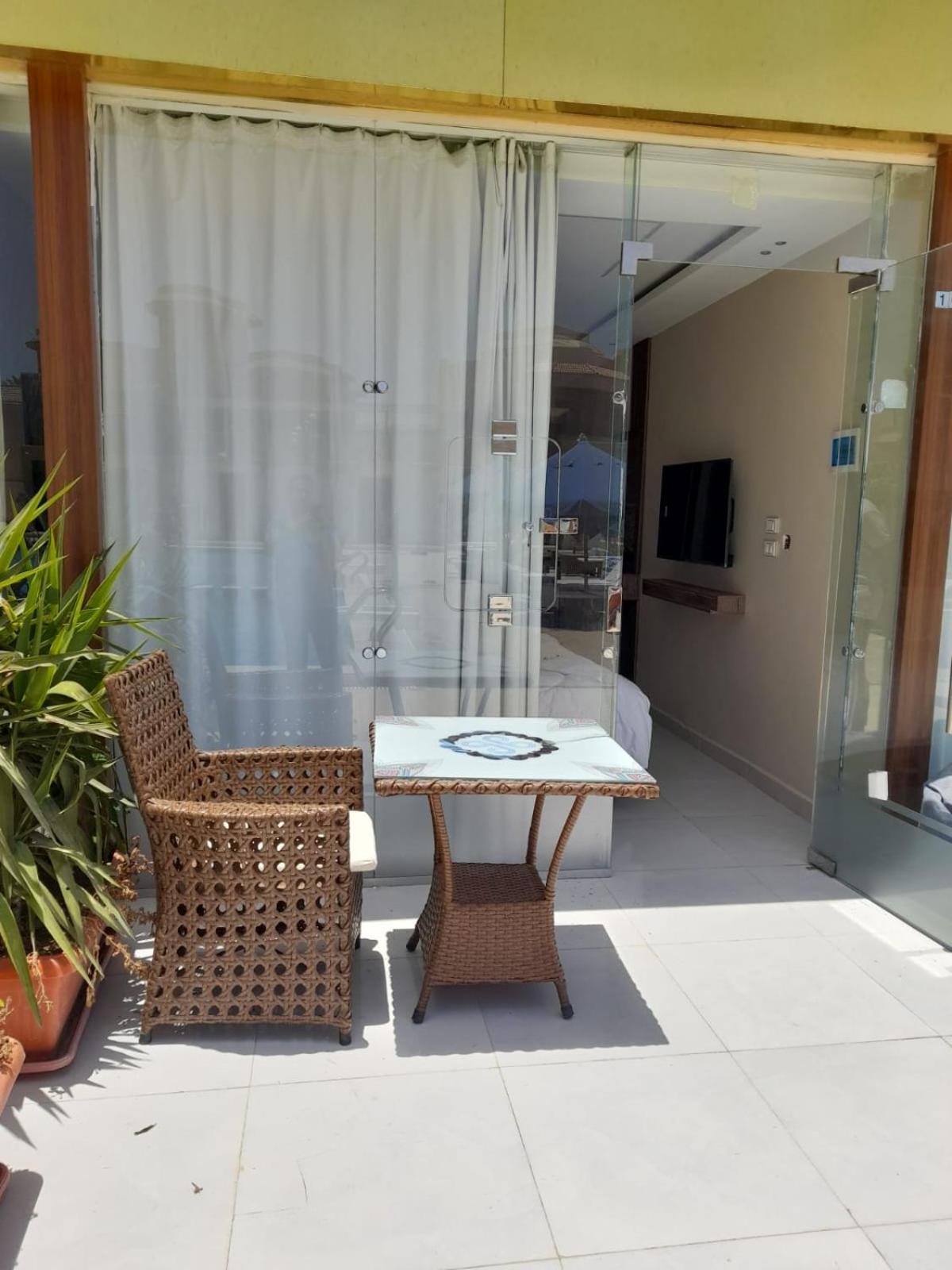 Casablanca star for families and couples only
