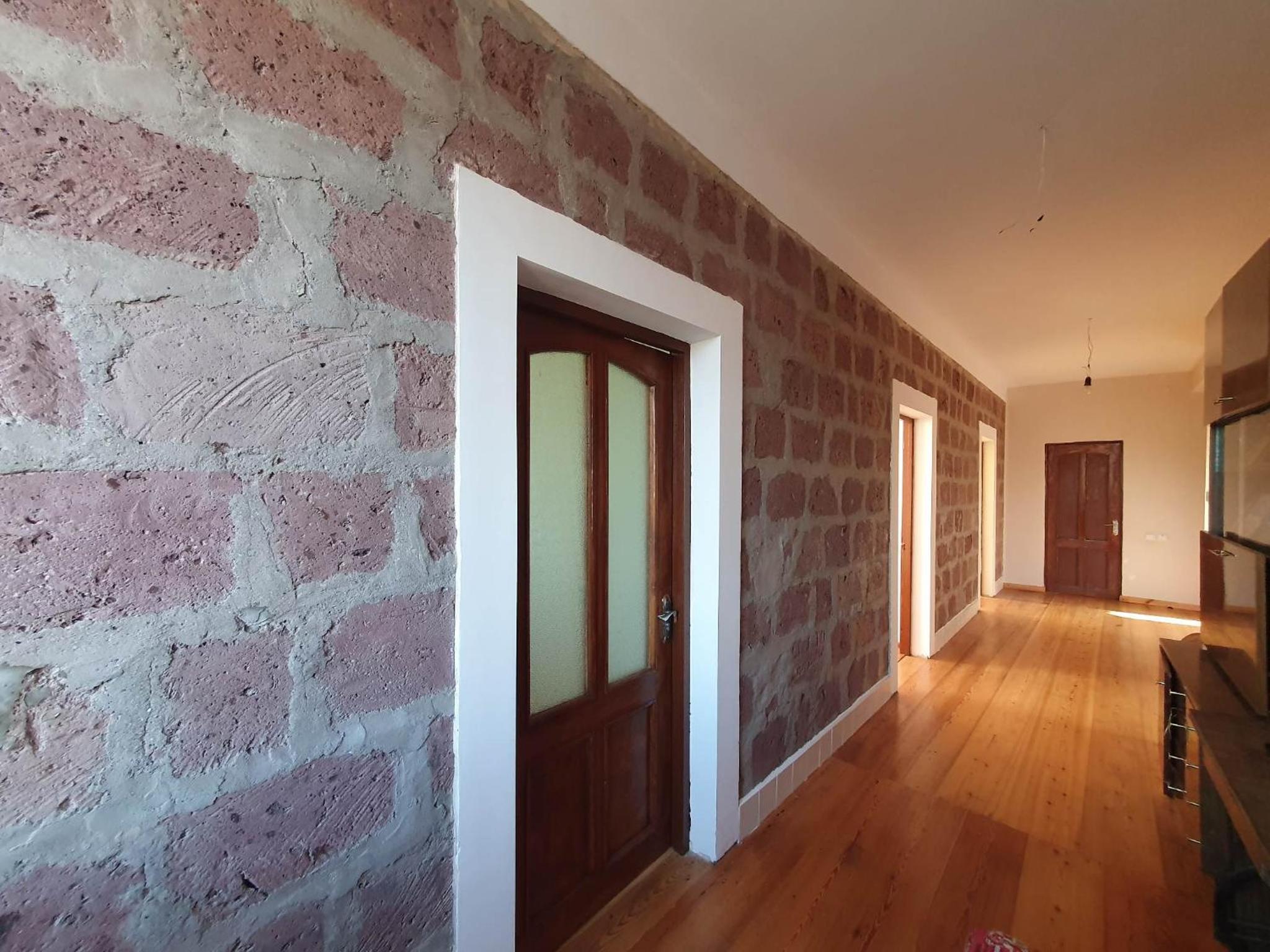 Moreni Guest House