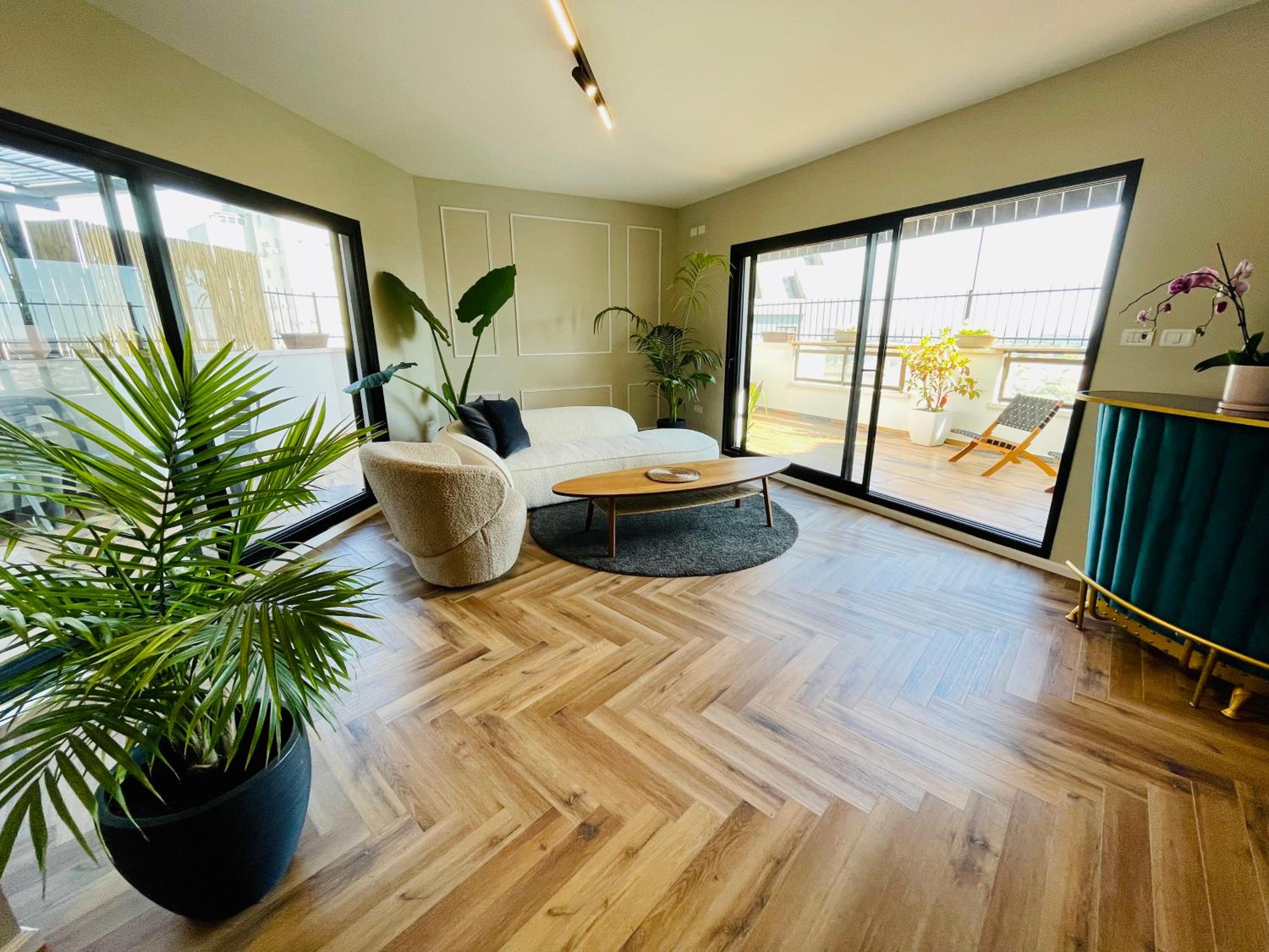 Zoe Rooftop view 4