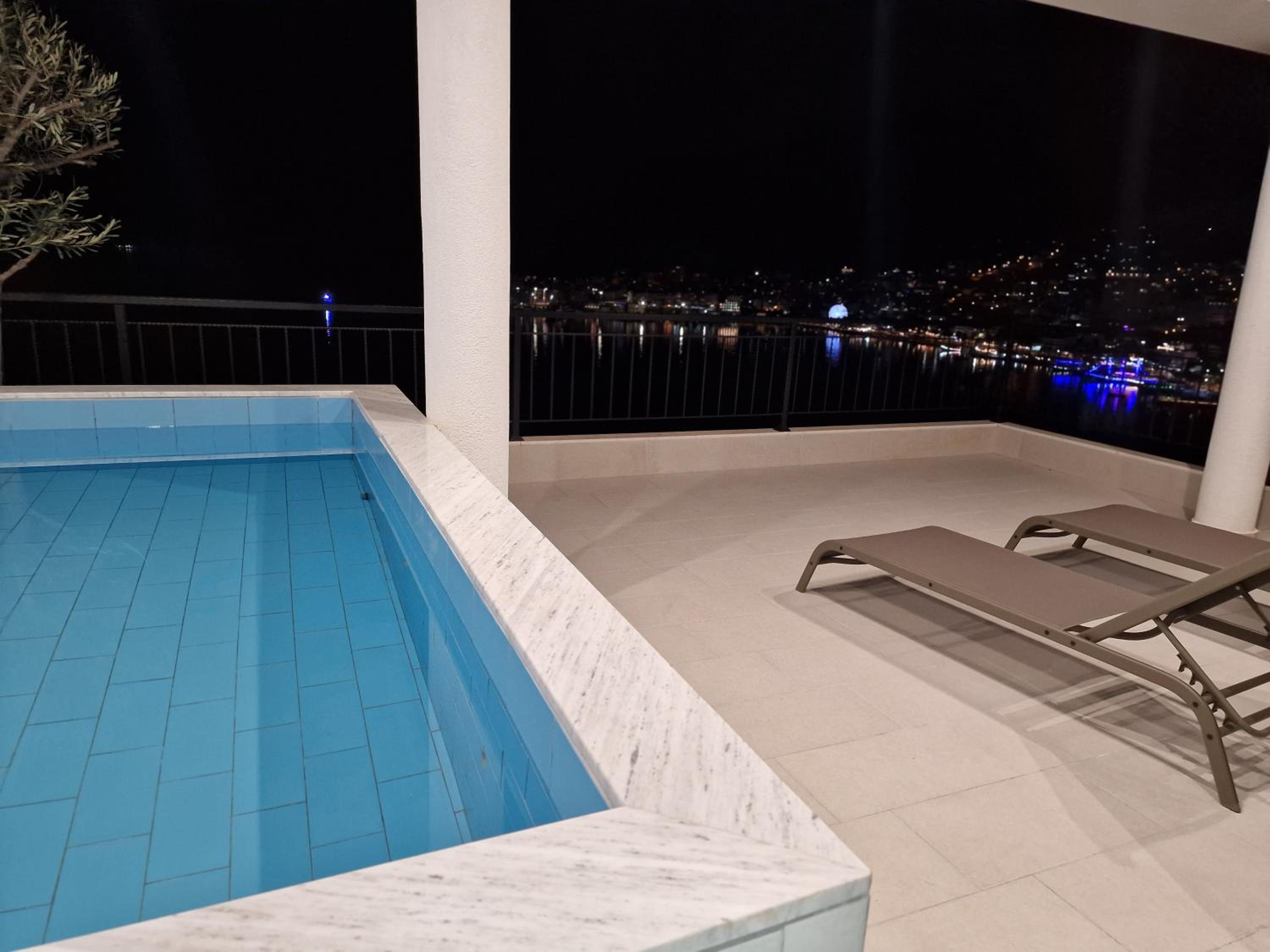 Joanna Suites