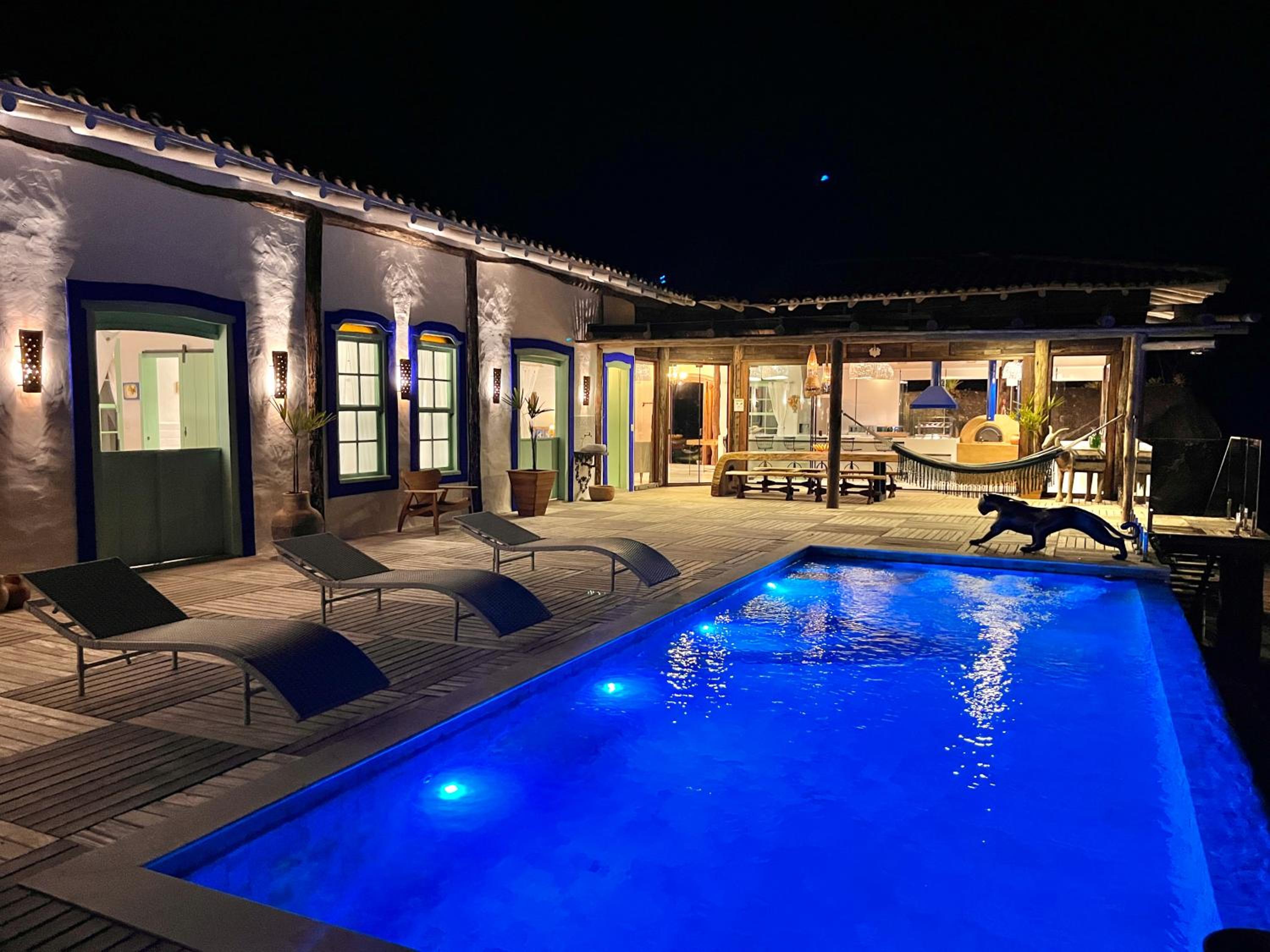 Blow Show Casa III Guest House