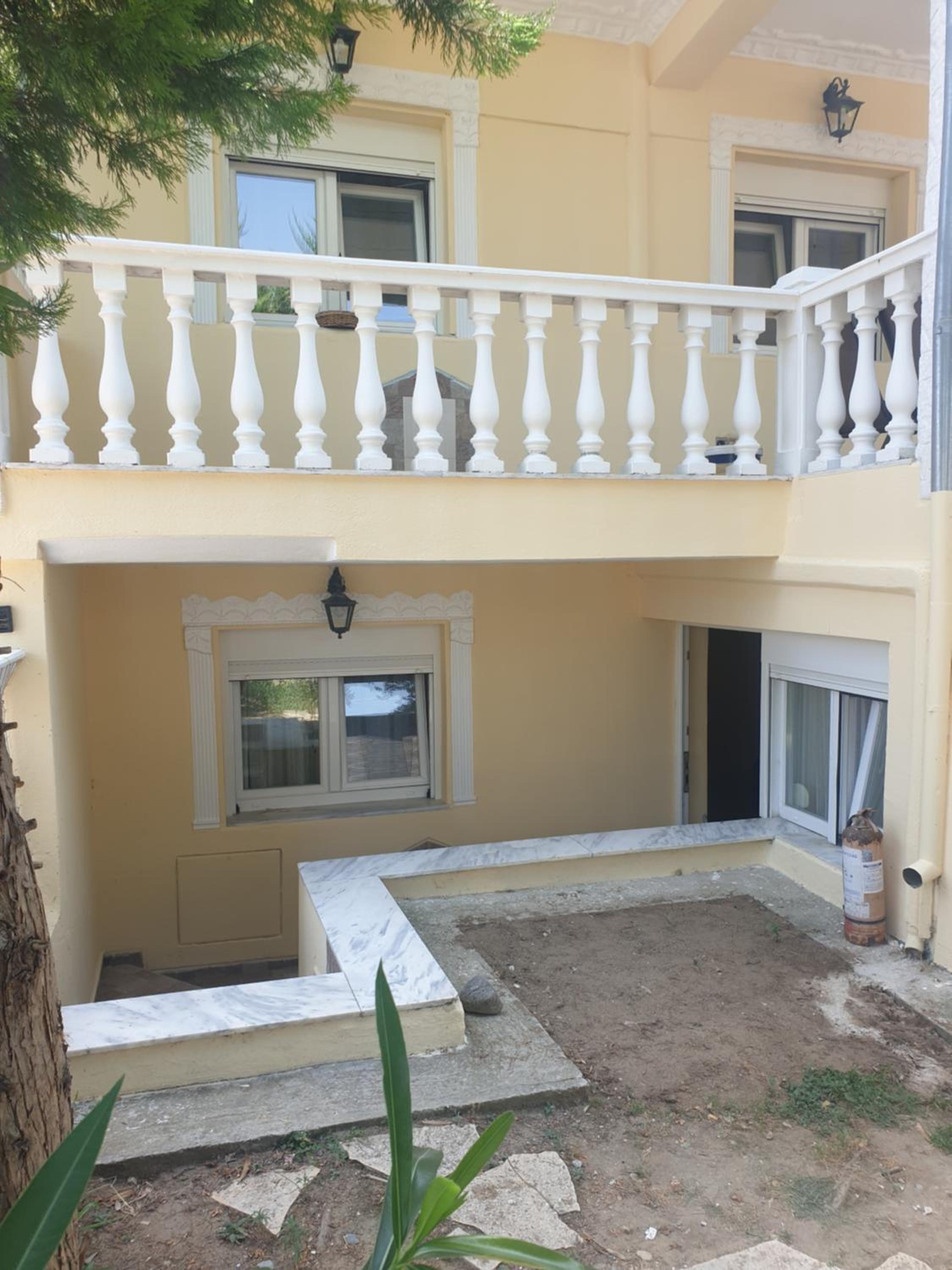 Plaza Apartments