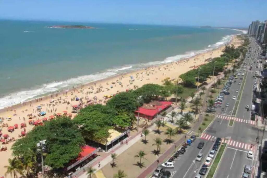 Flat frente para o mar