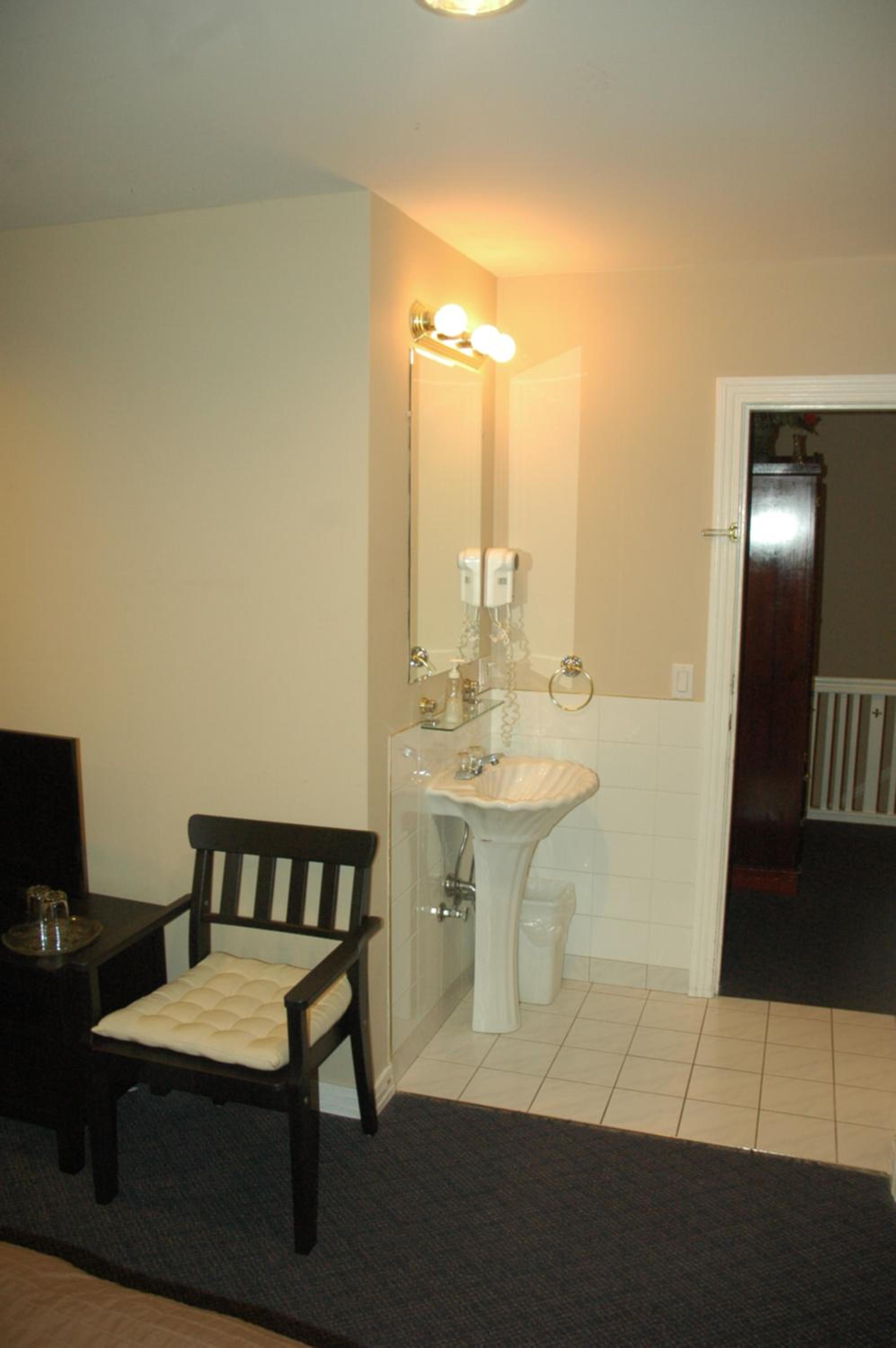 Cambie Lodge