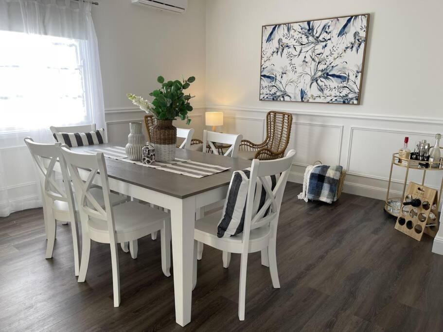 Hamptons House on Hunter with fire pit