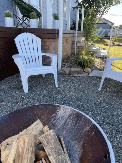Hamptons House on Hunter with fire pit