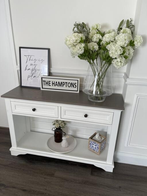 Hamptons House on Hunter with fire pit