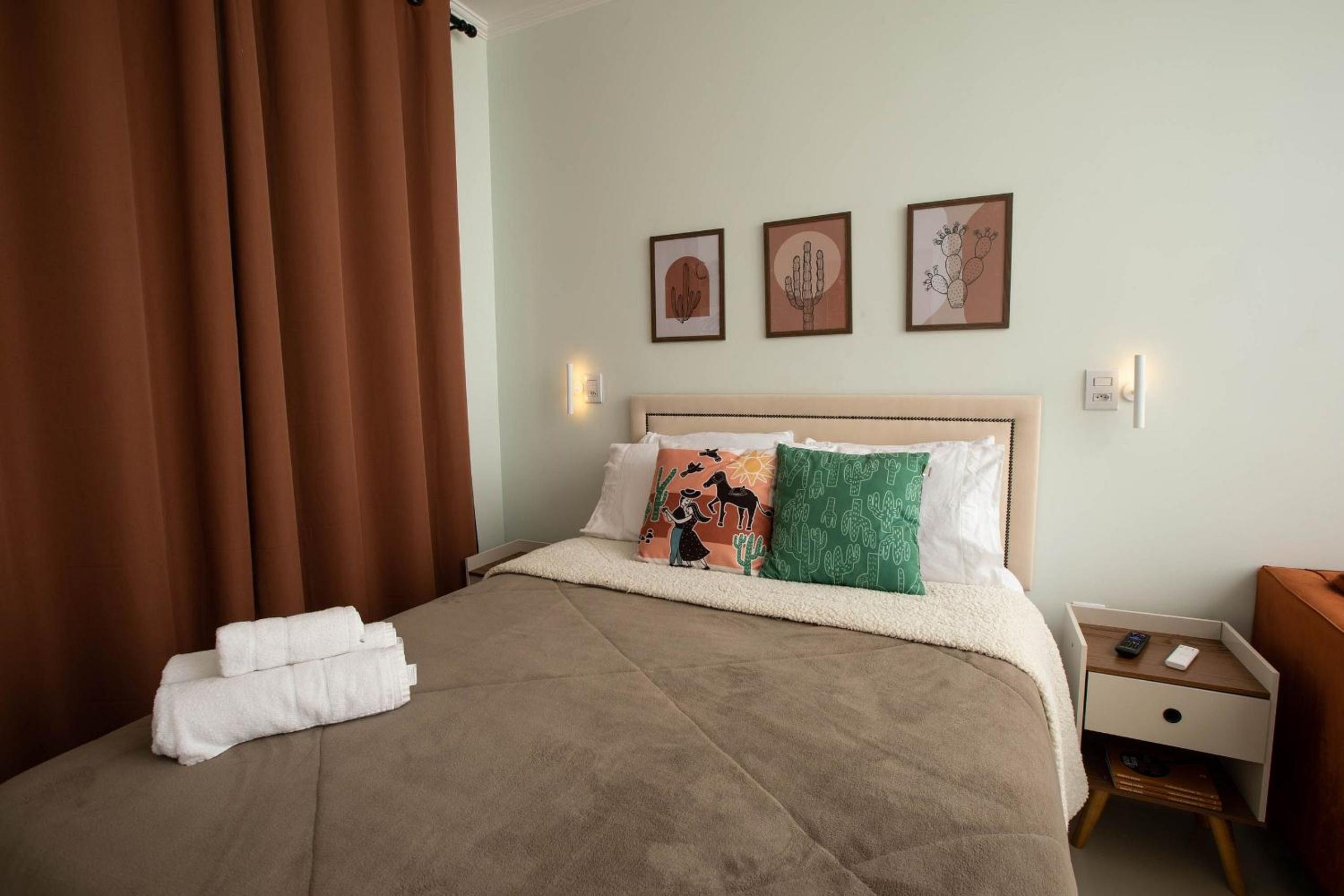 Prédio central com apartamentos reformados