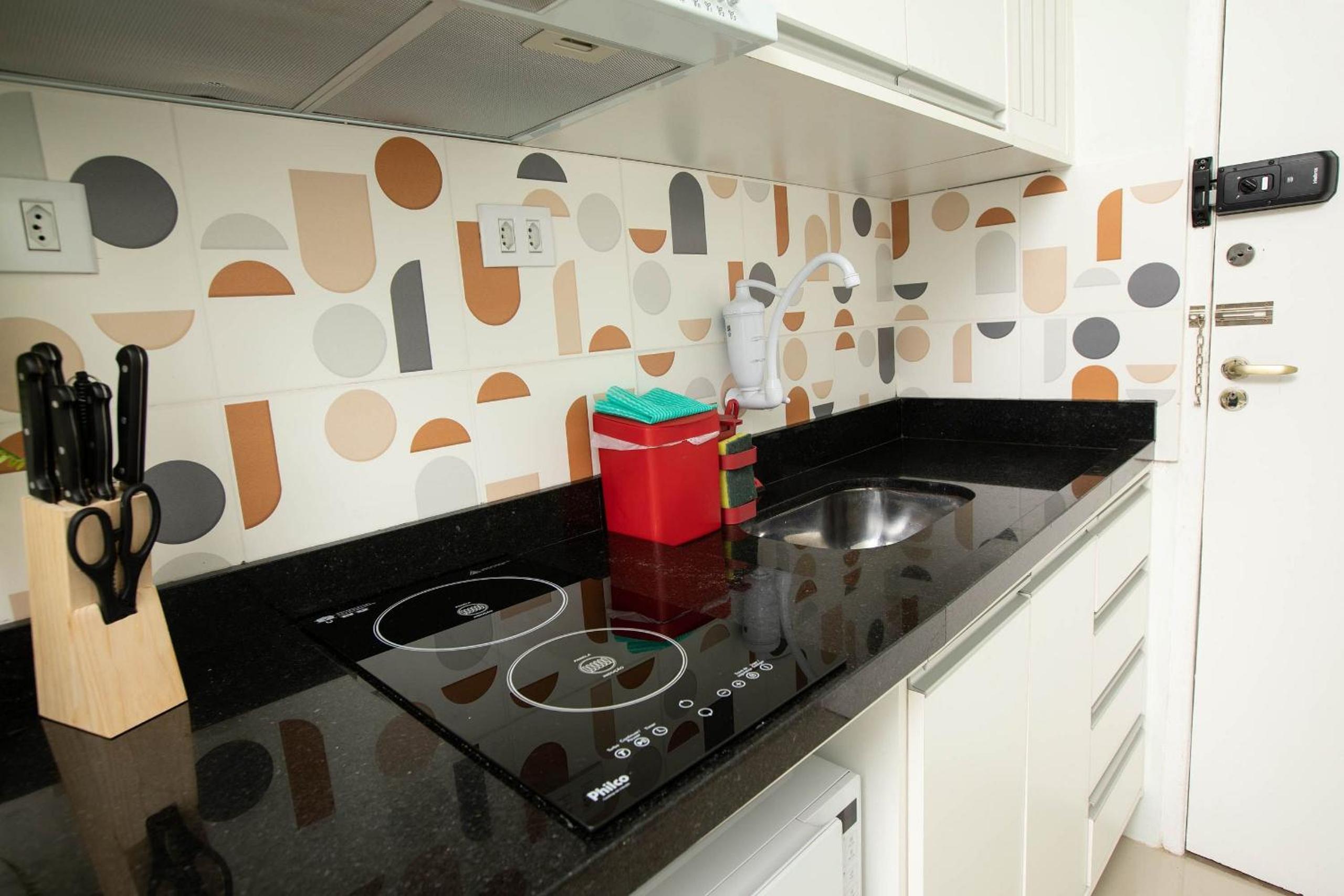 Prédio central com apartamentos reformados