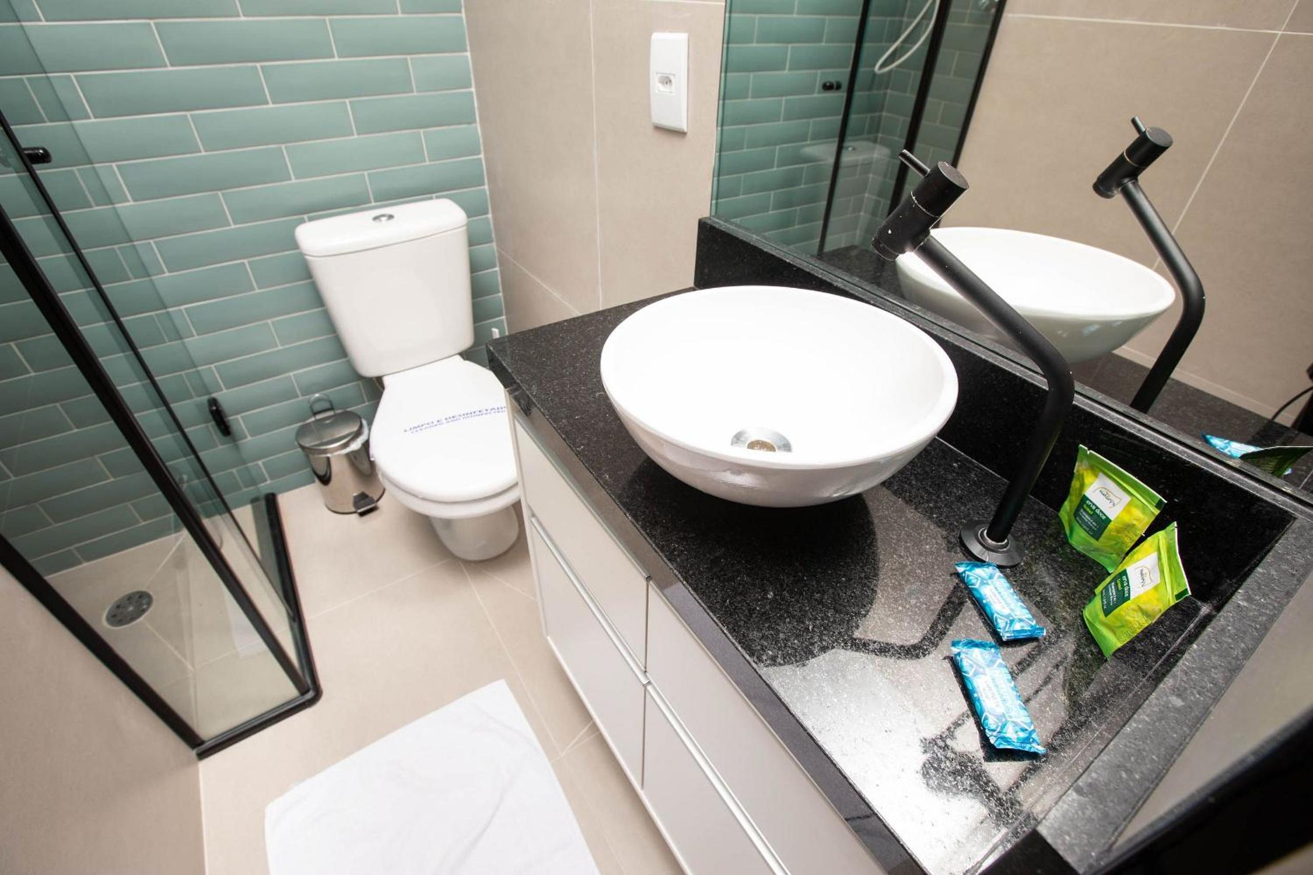 Prédio central com apartamentos reformados