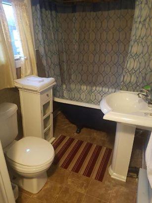 Living Waters Guest Cottage Motel, Kincardine Guest Resort