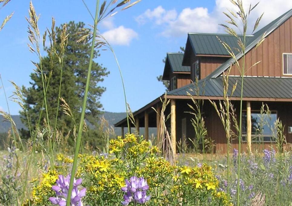 Tunk Valley Ranch House view 5