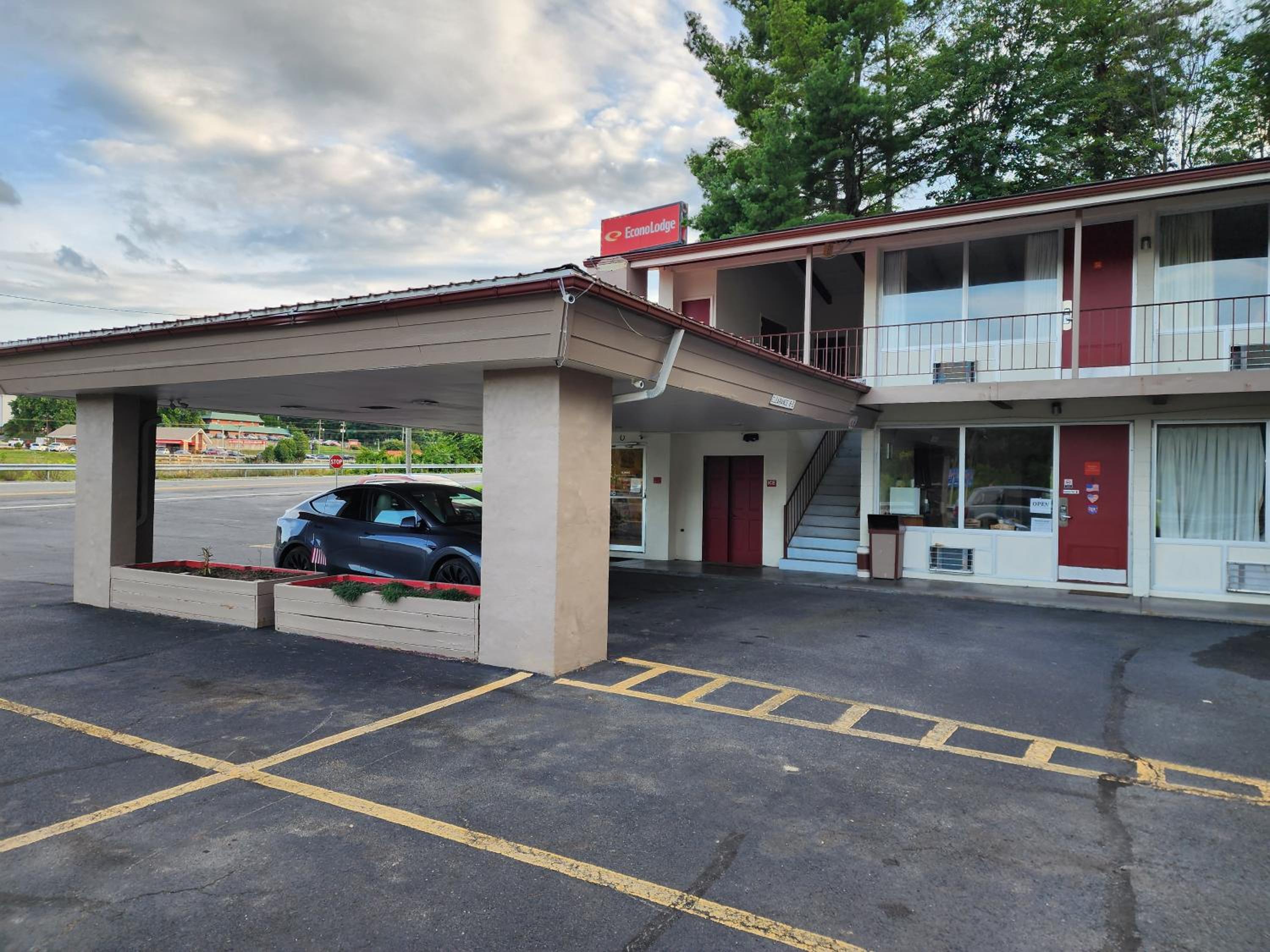 Wytheville Vacations - Econo Lodge Wytheville I-77 I-81 - Property Image 13