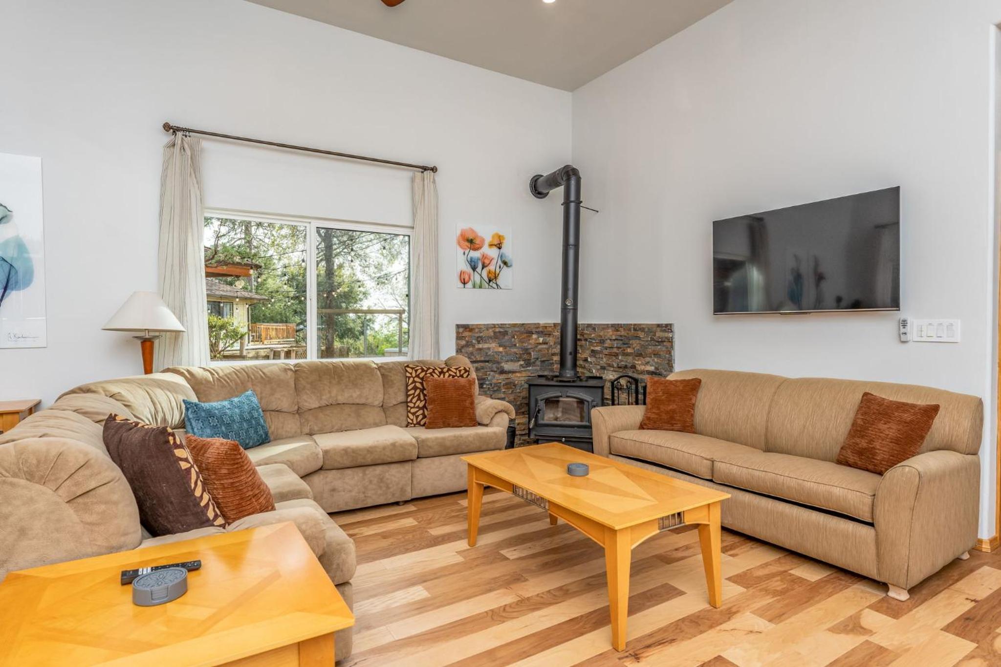 Sunset Retreat- TWO houses with hot tub, firepit, multiple kitchens, sleeps 20 view 4