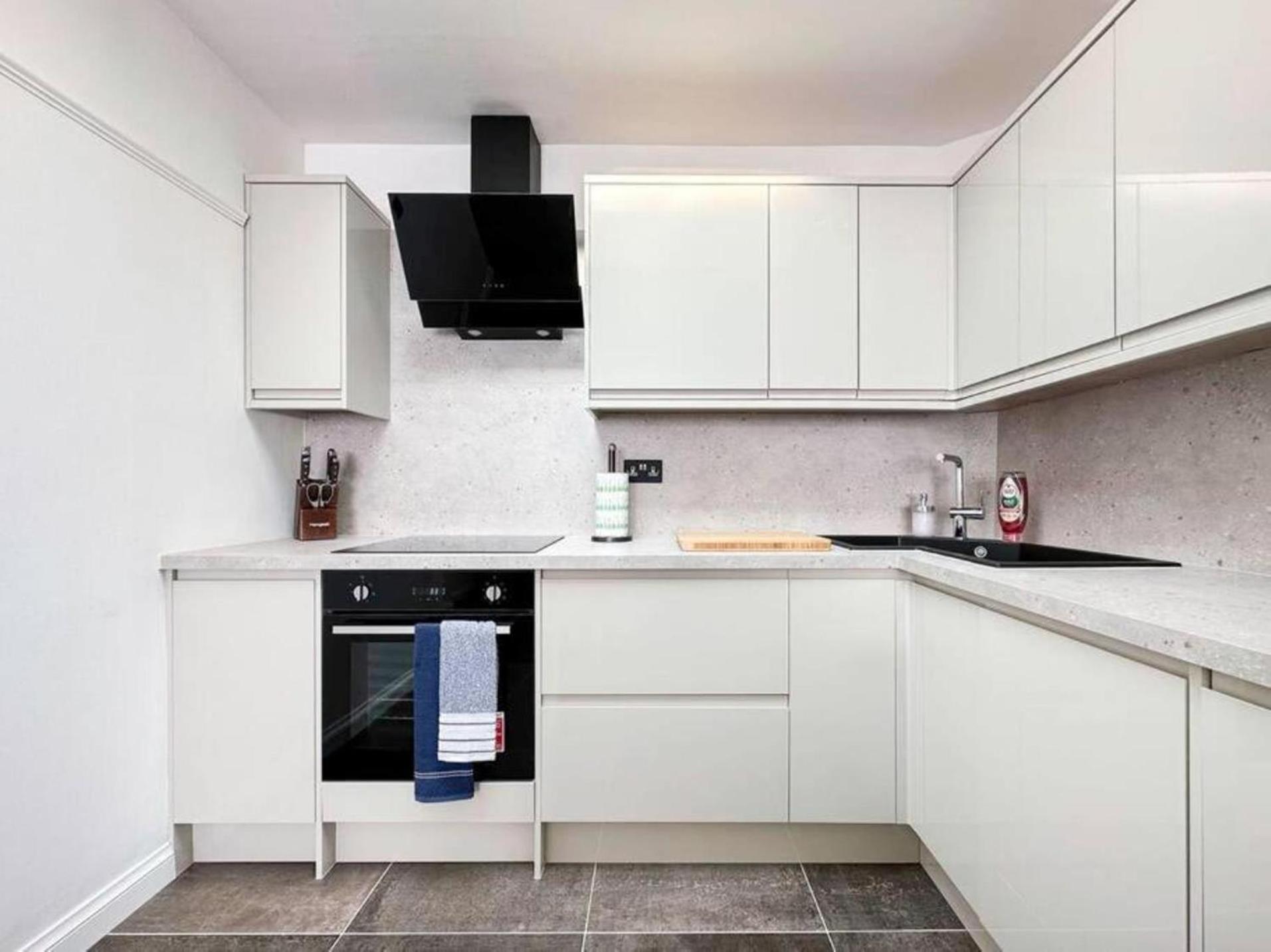 London's Charm Modern 2BR Marylebone's Best Spot