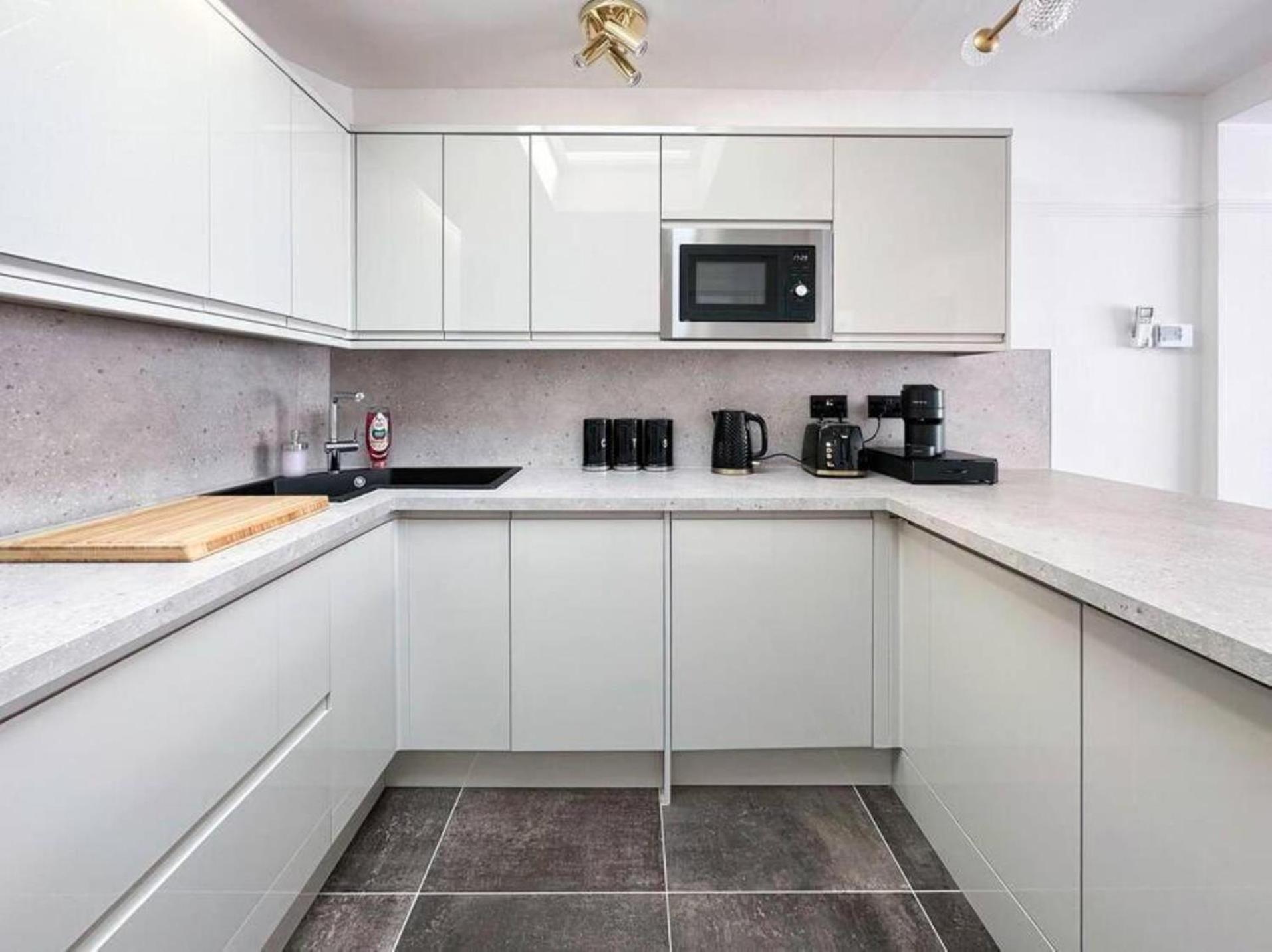London's Charm Modern 2BR Marylebone's Best Spot