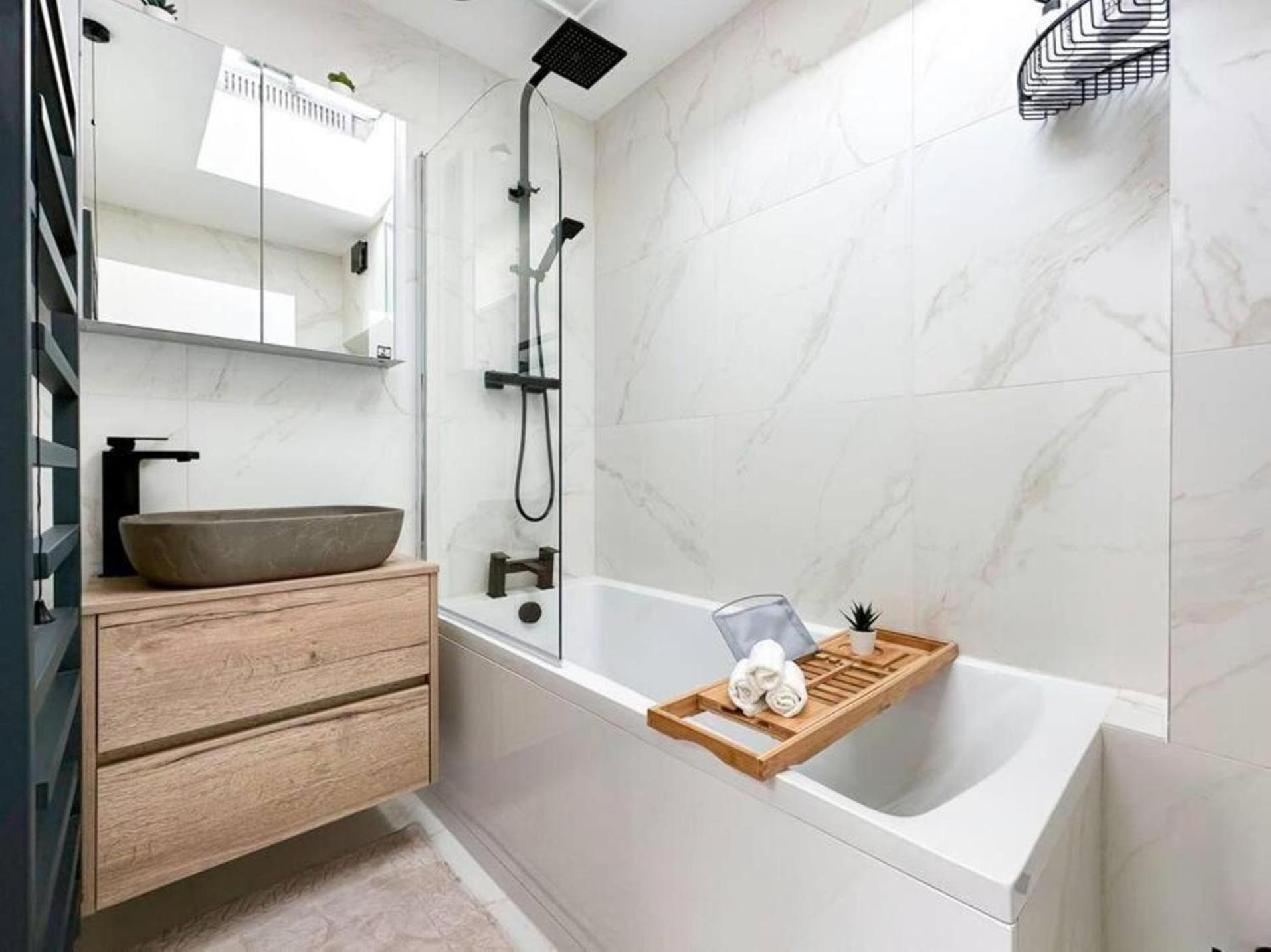 London's Charm Modern 2BR Marylebone's Best Spot