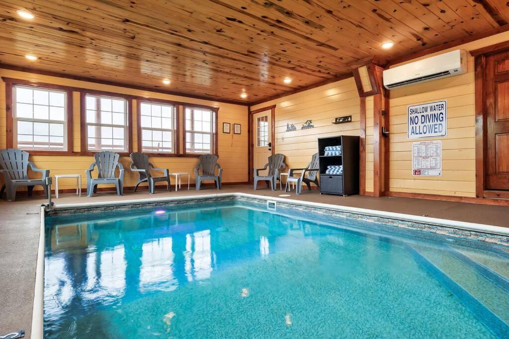 EPIC VIEW-Pvt Indoor POOL- 6 Mstr BR- 5Mi to Pkwy view 2