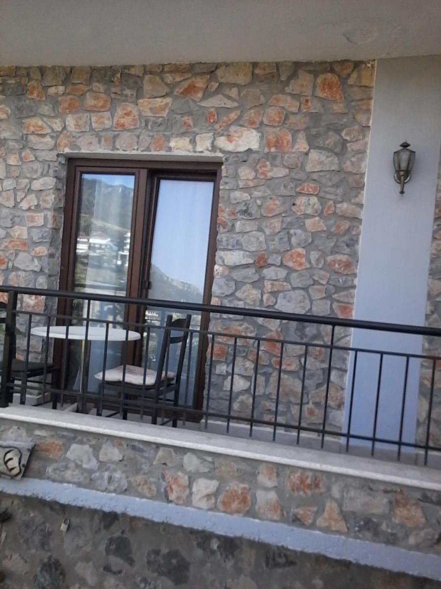 Dream Stone Holiday Bar Restaurant