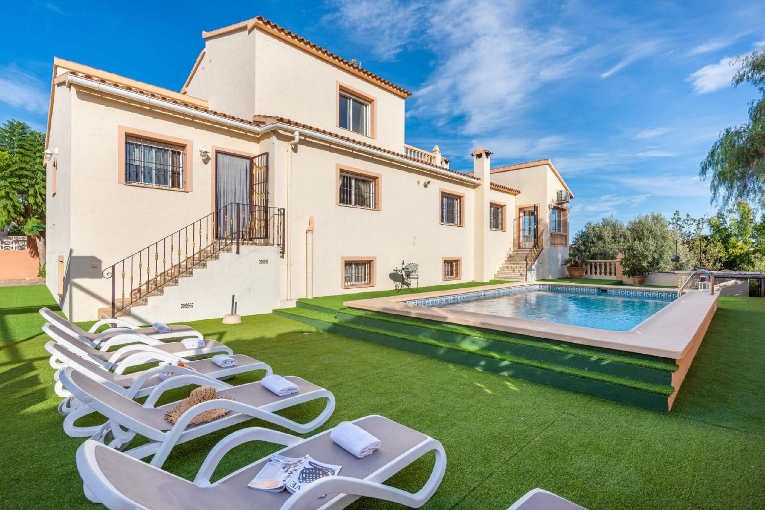 Hotel Villa Ricardo - PlusHolidays - Image 1