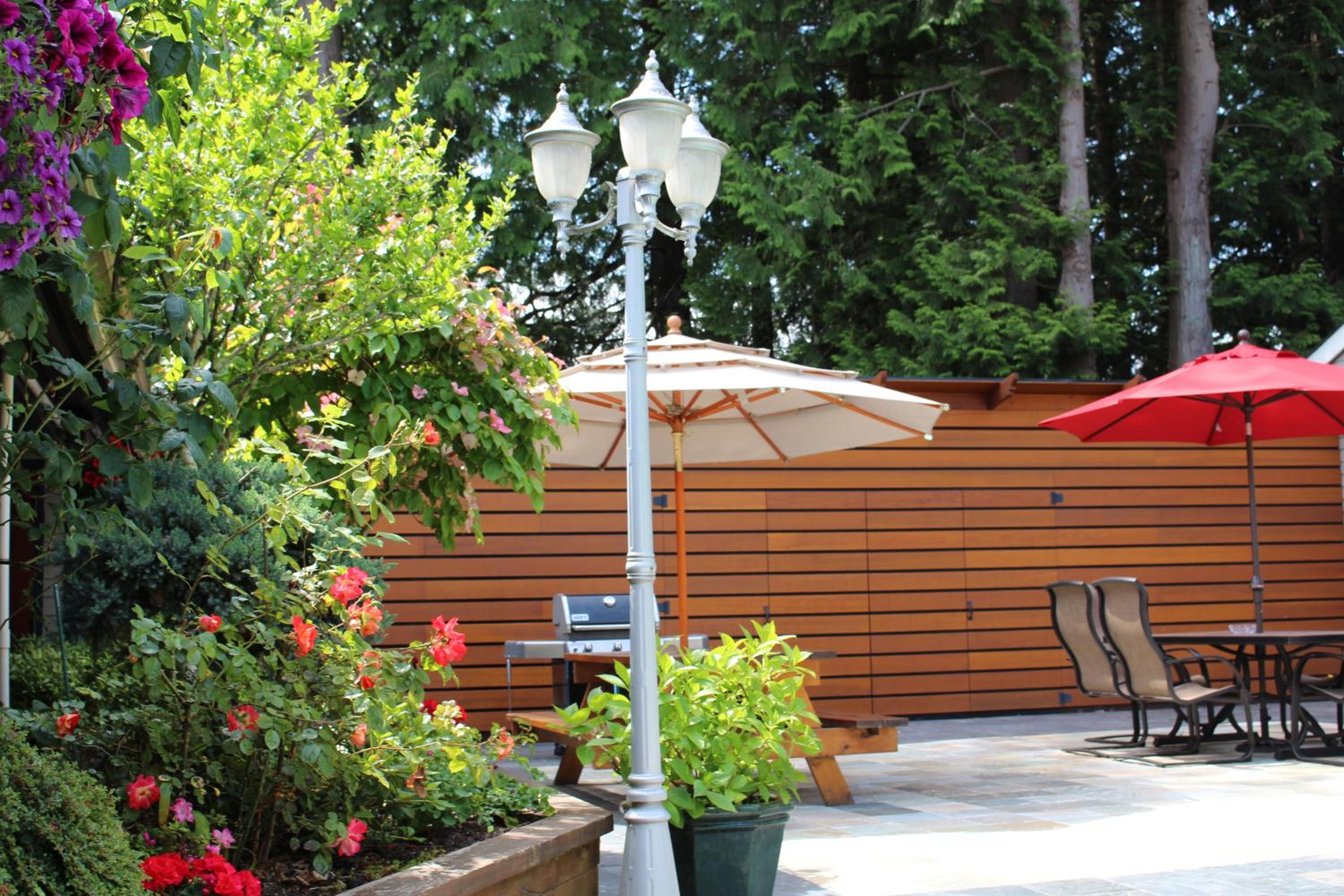 Sunshine Lodge Inn