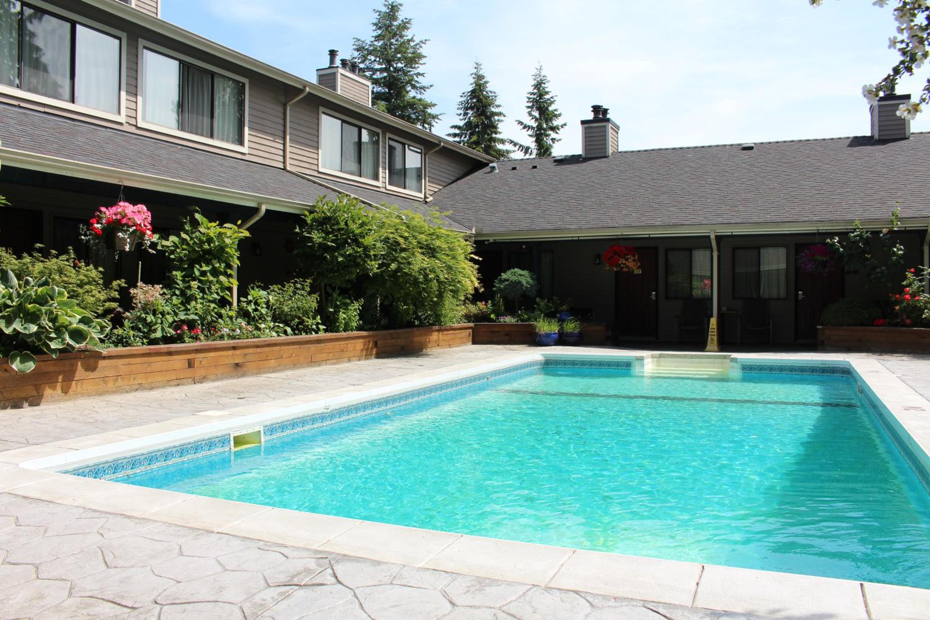 Sunshine Lodge Inn