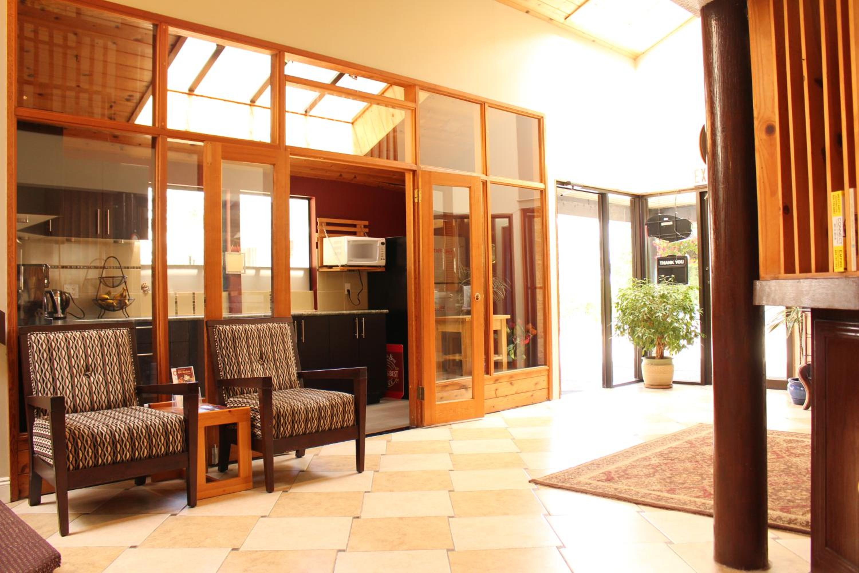 Sunshine Lodge Inn