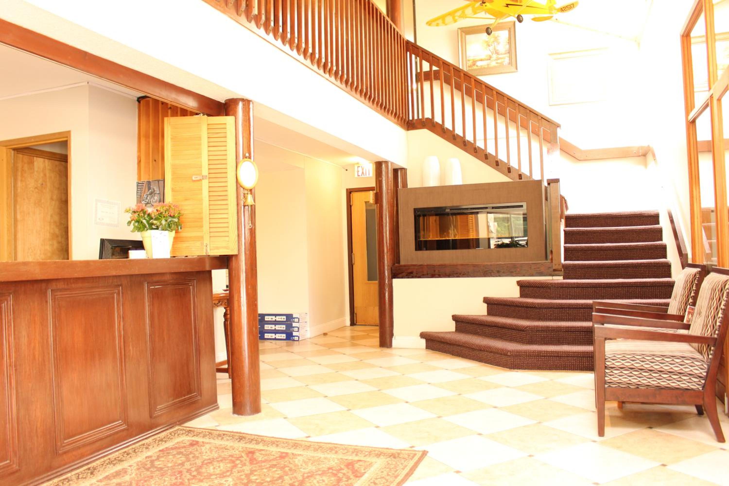 Sunshine Lodge Inn
