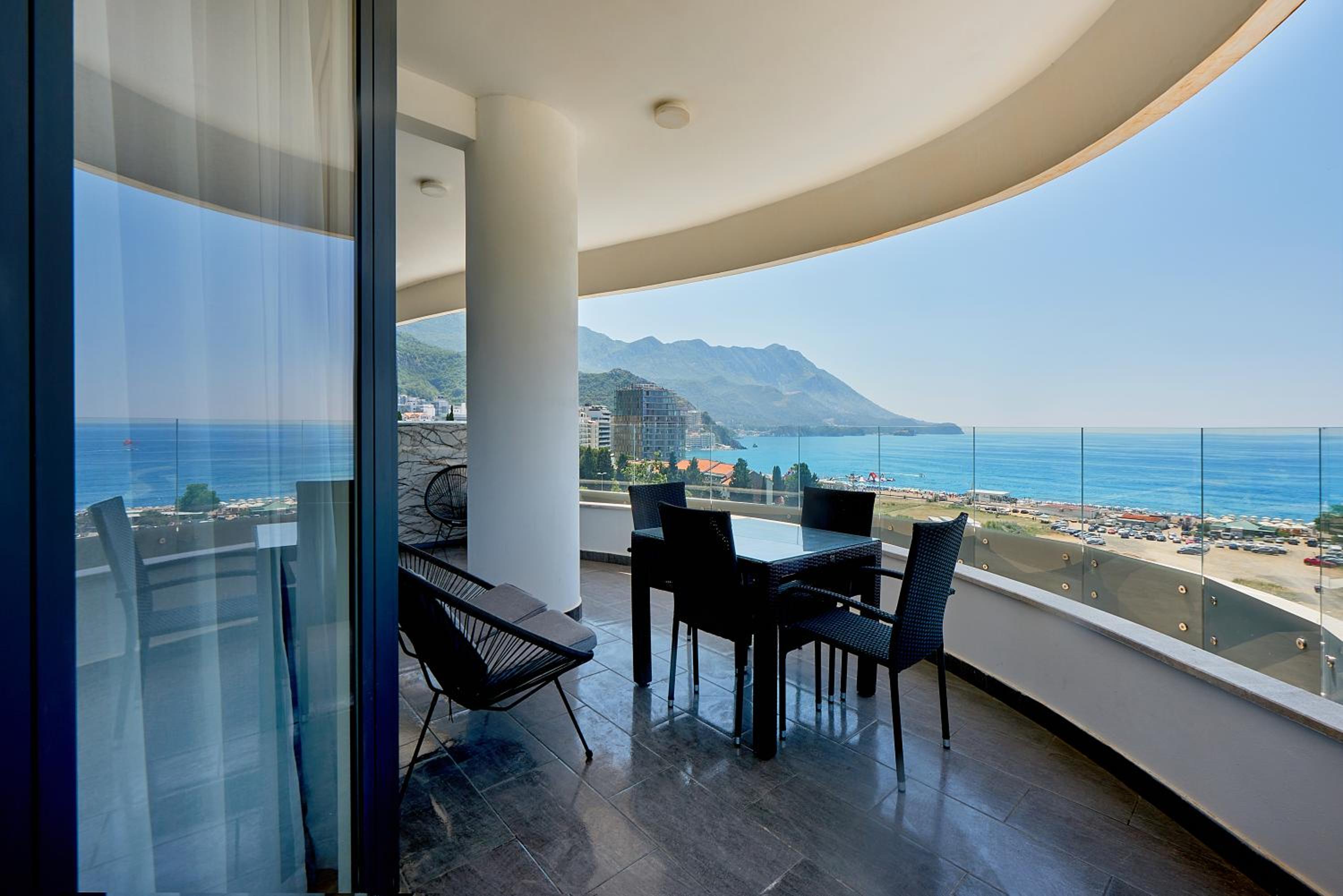 Skyline resort
